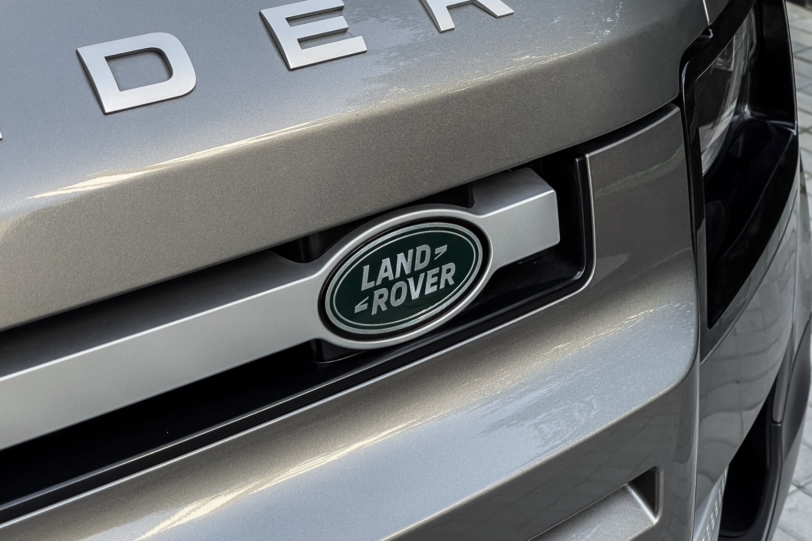 2023 LAND ROVER DEFENDER 90 HSE