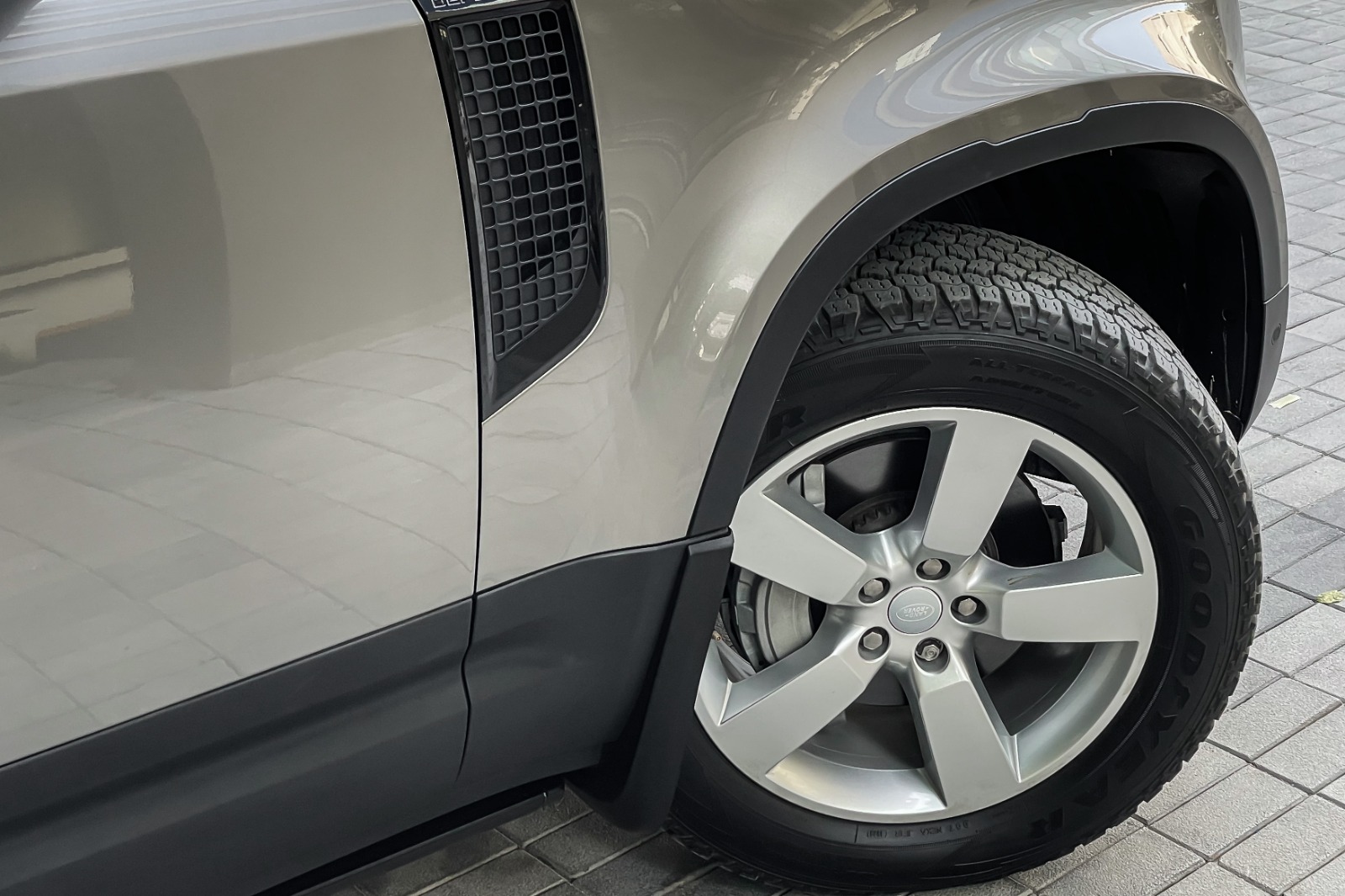 2023 LAND ROVER DEFENDER 90 HSE