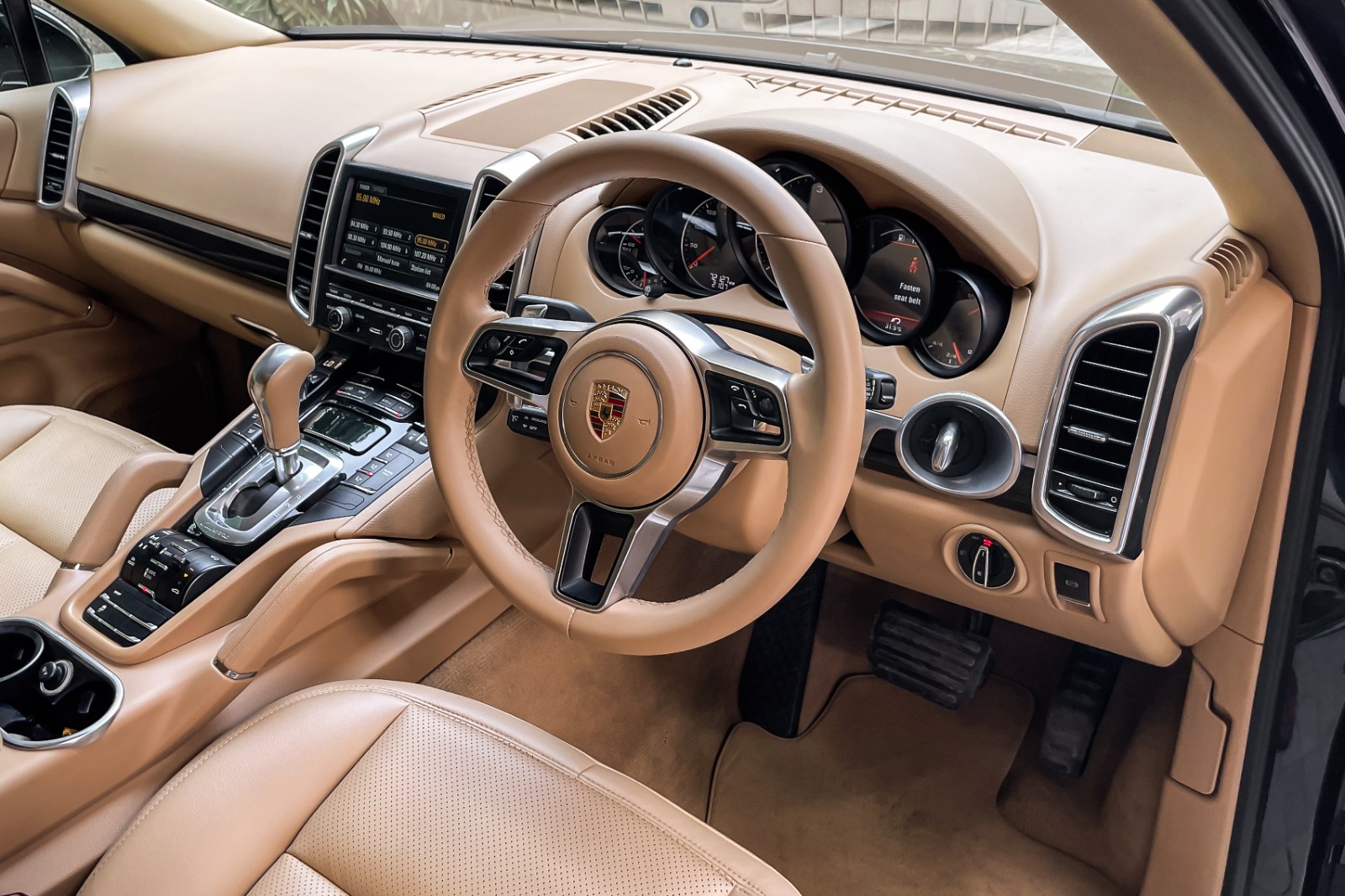 2015 PORSCHE CAYENNE