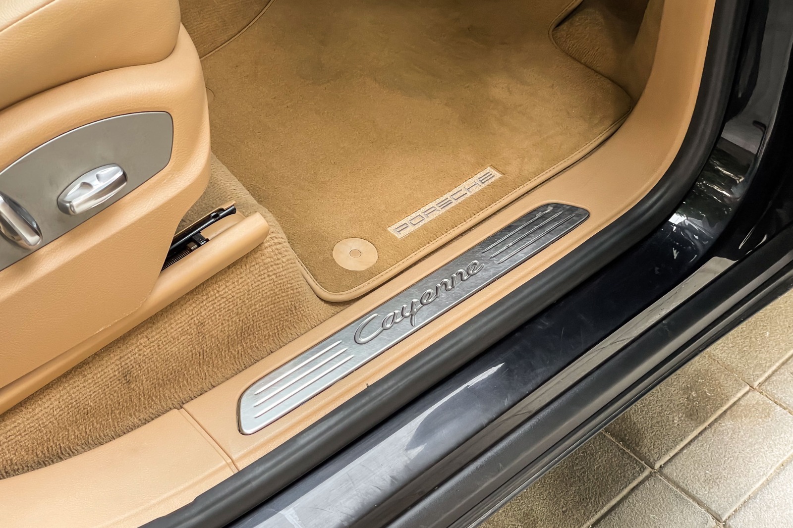 2015 PORSCHE CAYENNE