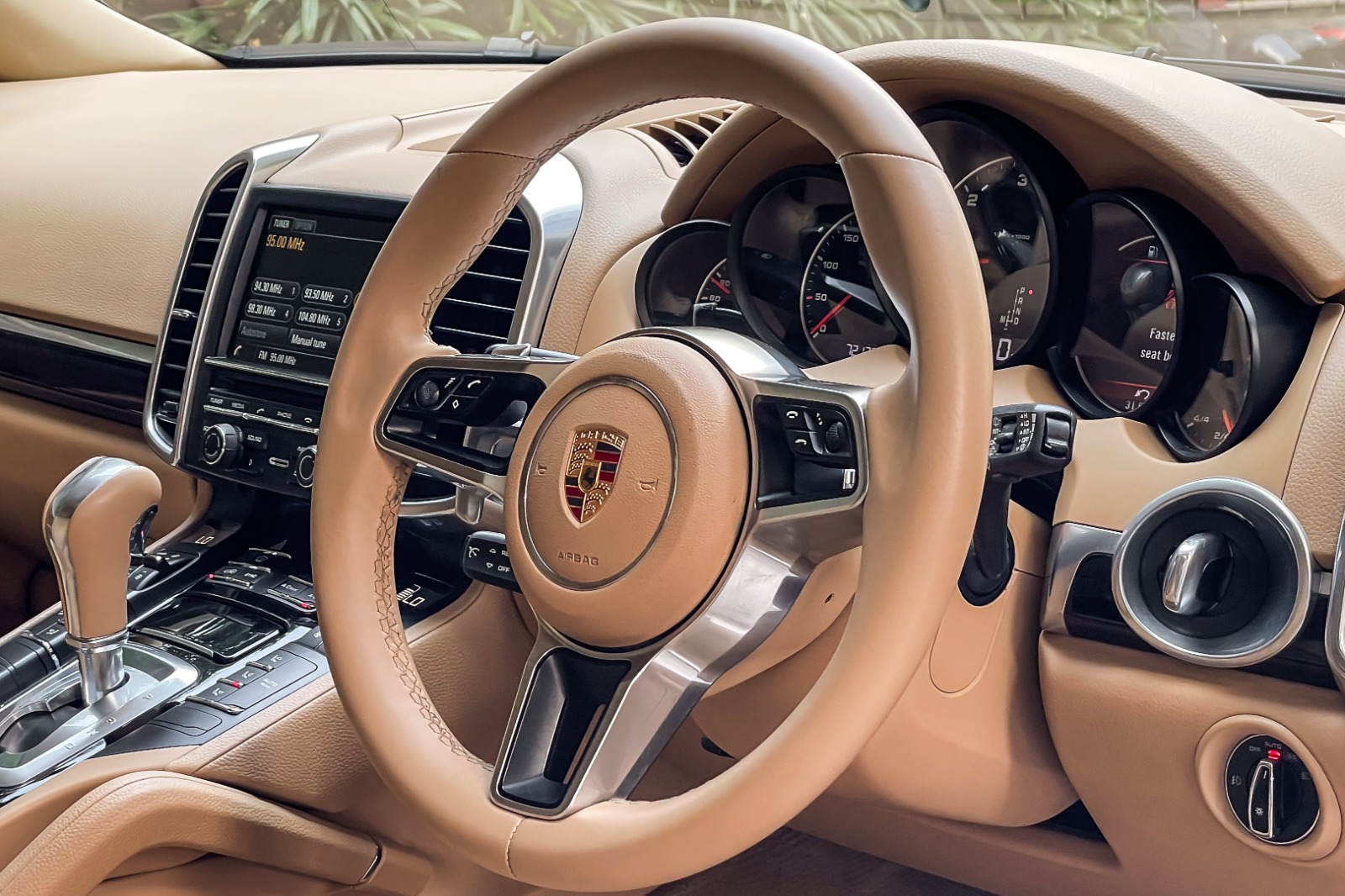 2015 PORSCHE CAYENNE