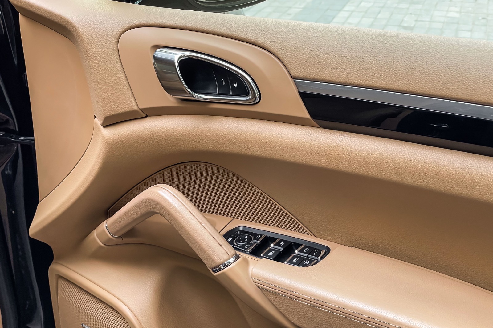 2015 PORSCHE CAYENNE