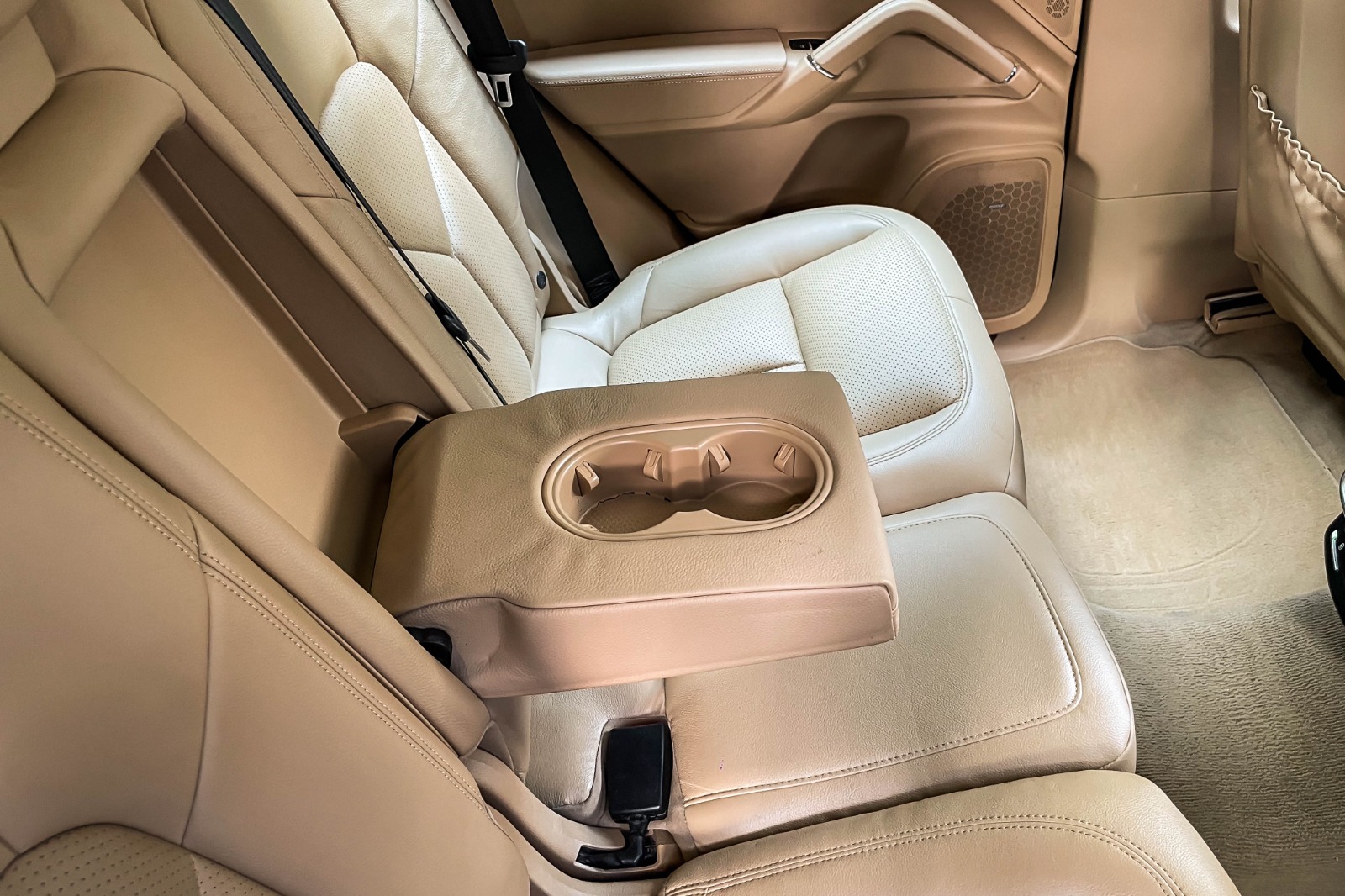 2015 PORSCHE CAYENNE