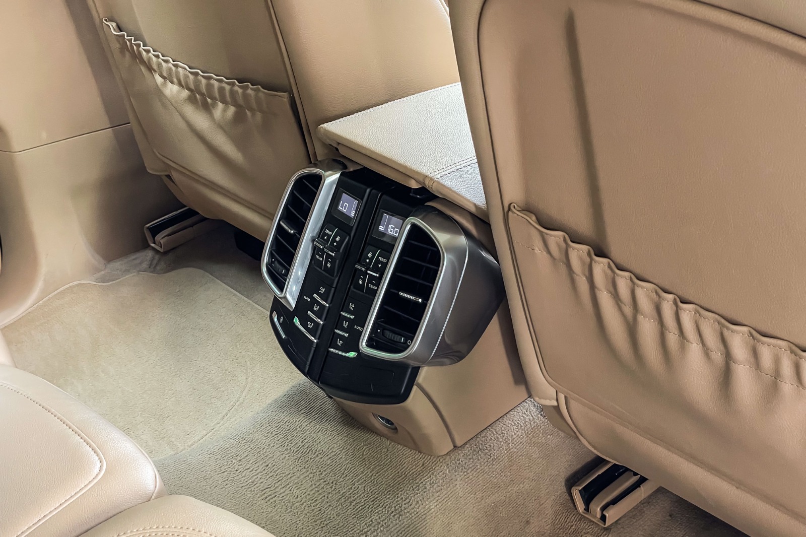 2015 PORSCHE CAYENNE