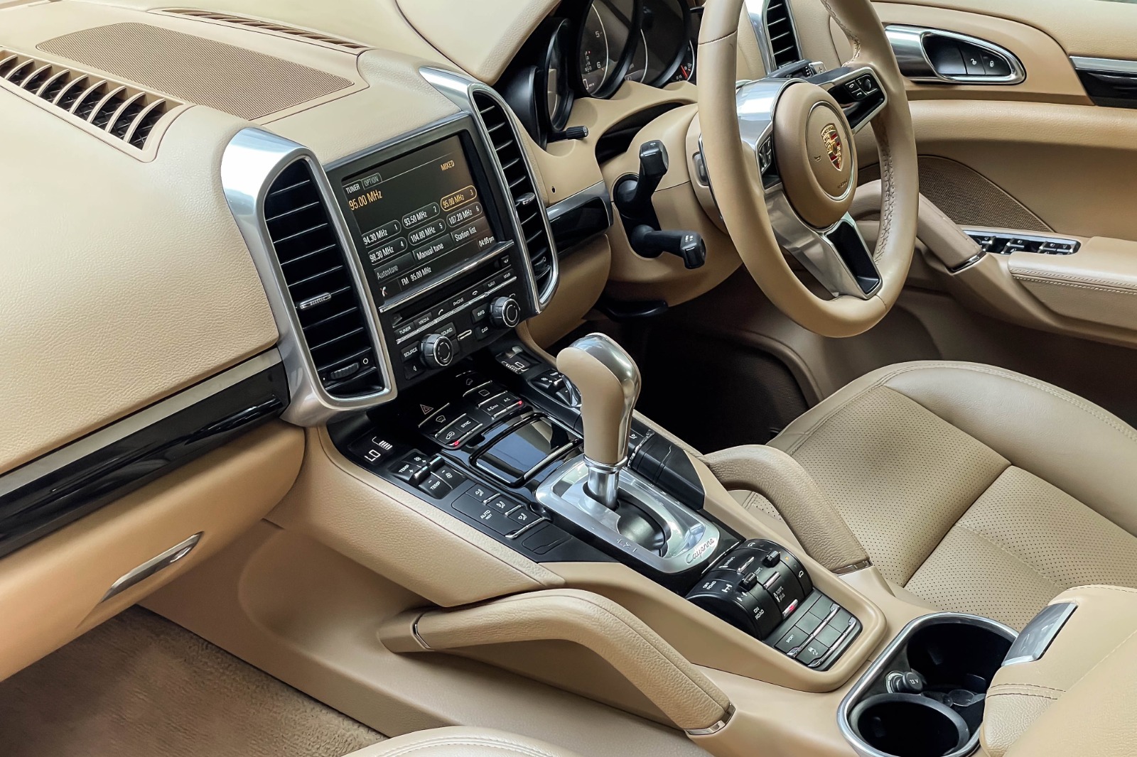 2015 PORSCHE CAYENNE