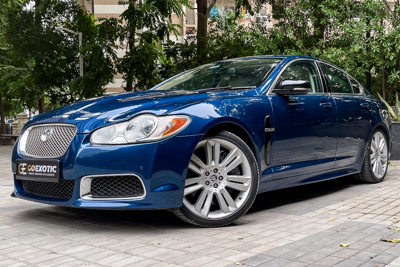 2010 JAGUAR XF R SUPERCHARGED