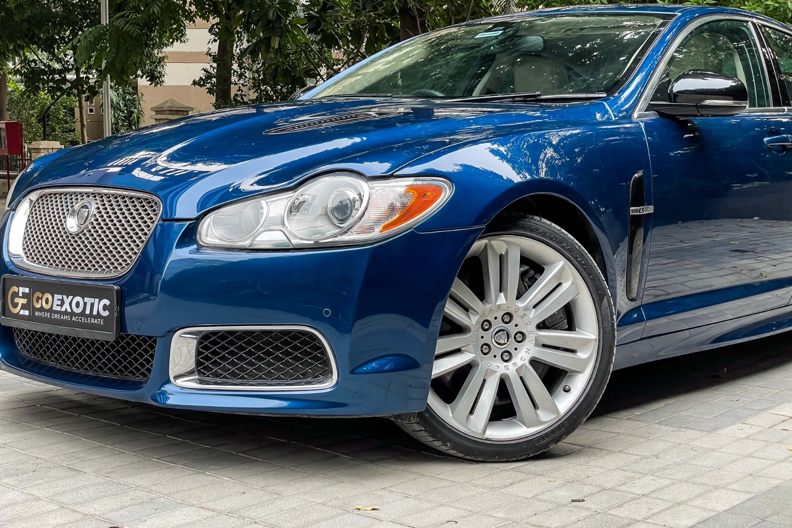 2010 JAGUAR XF R SUPERCHARGED