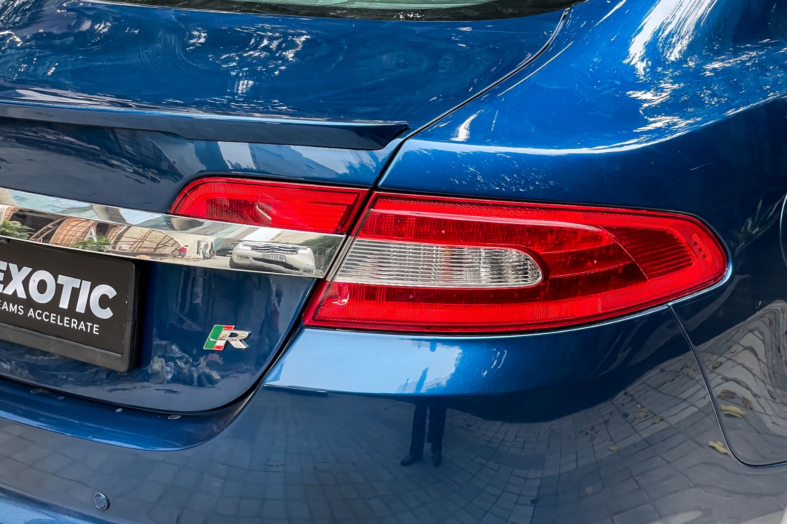 2010 JAGUAR XF R SUPERCHARGED