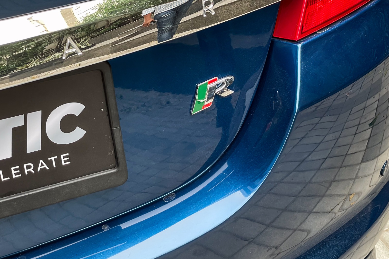 2010 JAGUAR XF R SUPERCHARGED