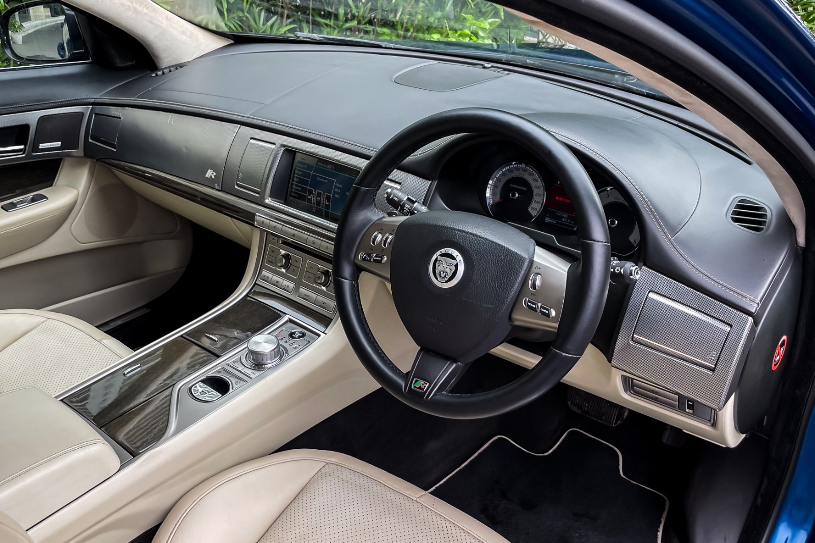 2010 JAGUAR XF R SUPERCHARGED