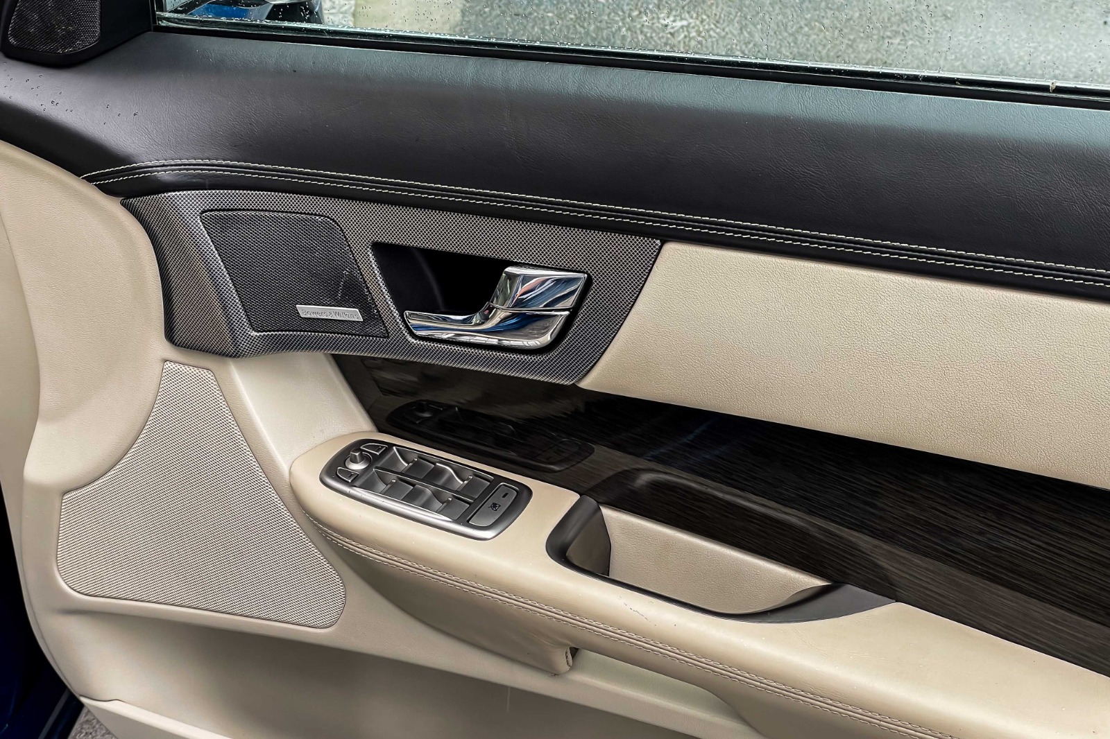 2010 JAGUAR XF R SUPERCHARGED