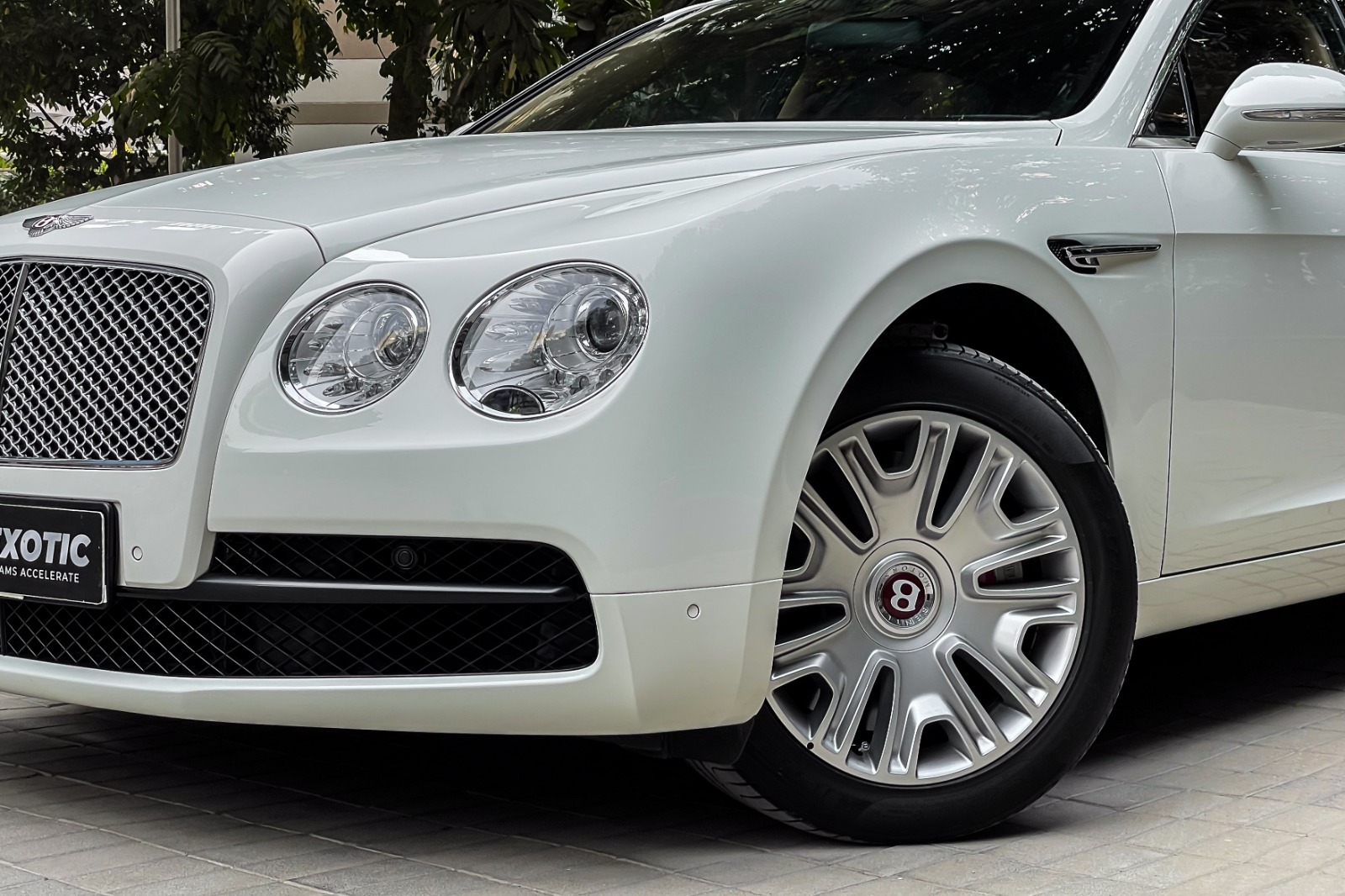2019 BENTLEY FLYING SPUR V8