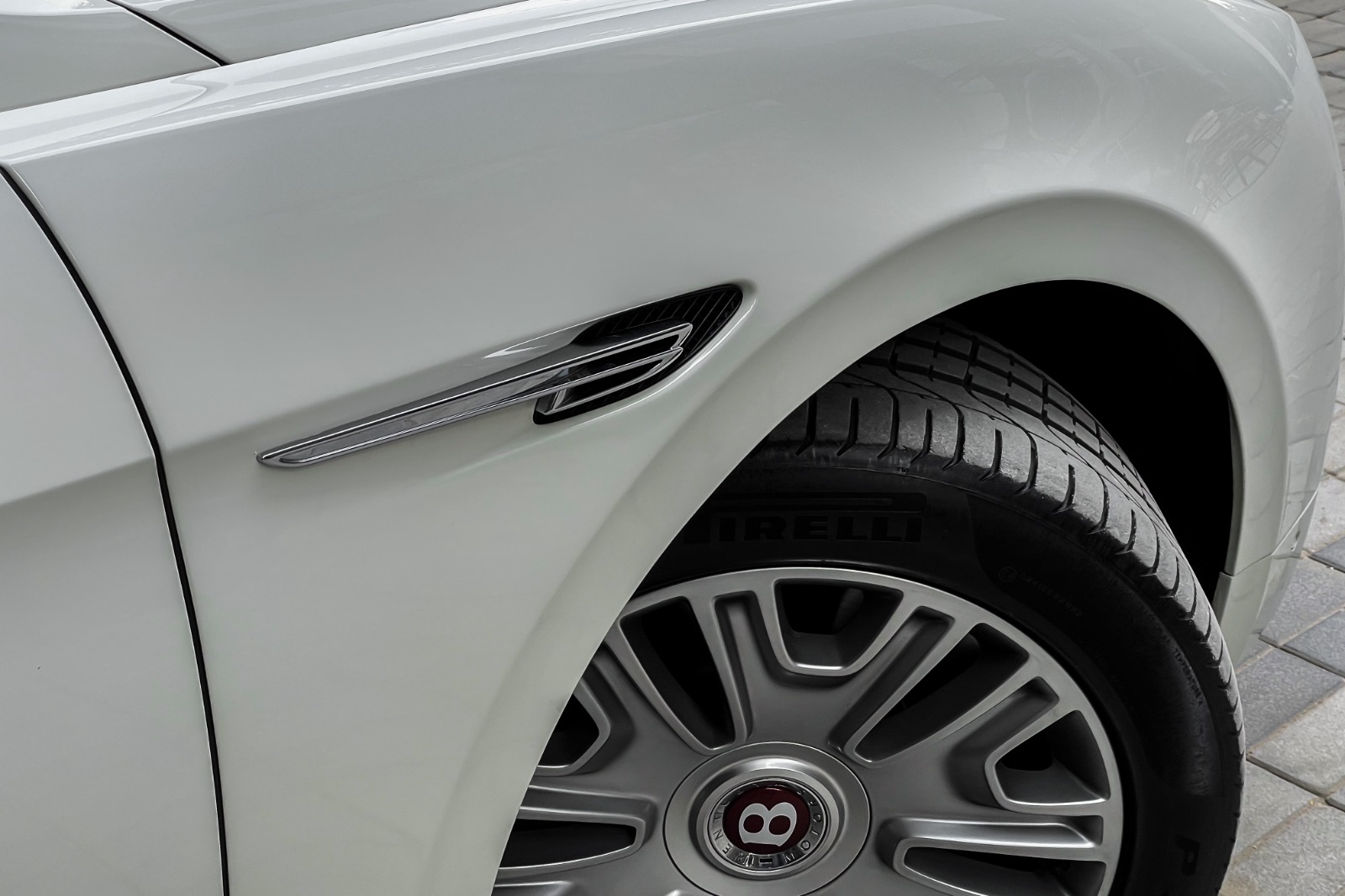 2019 BENTLEY FLYING SPUR V8