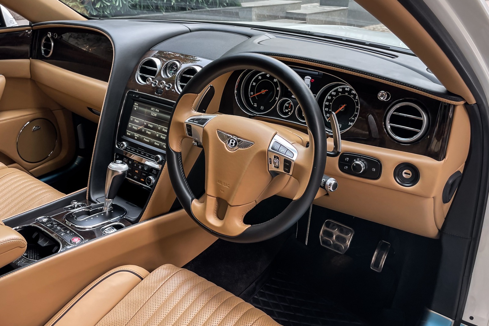2019 BENTLEY FLYING SPUR V8