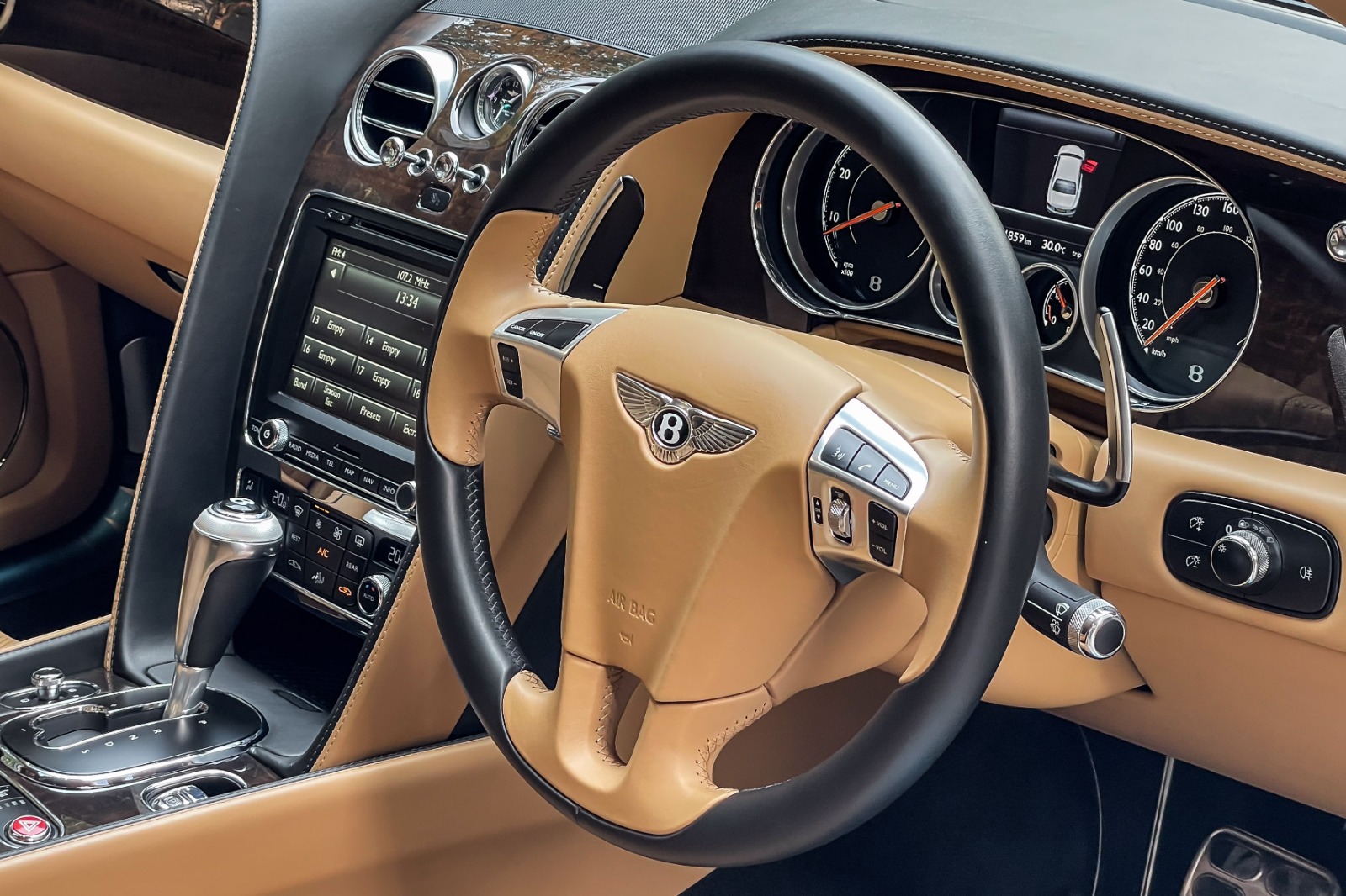 2019 BENTLEY FLYING SPUR V8