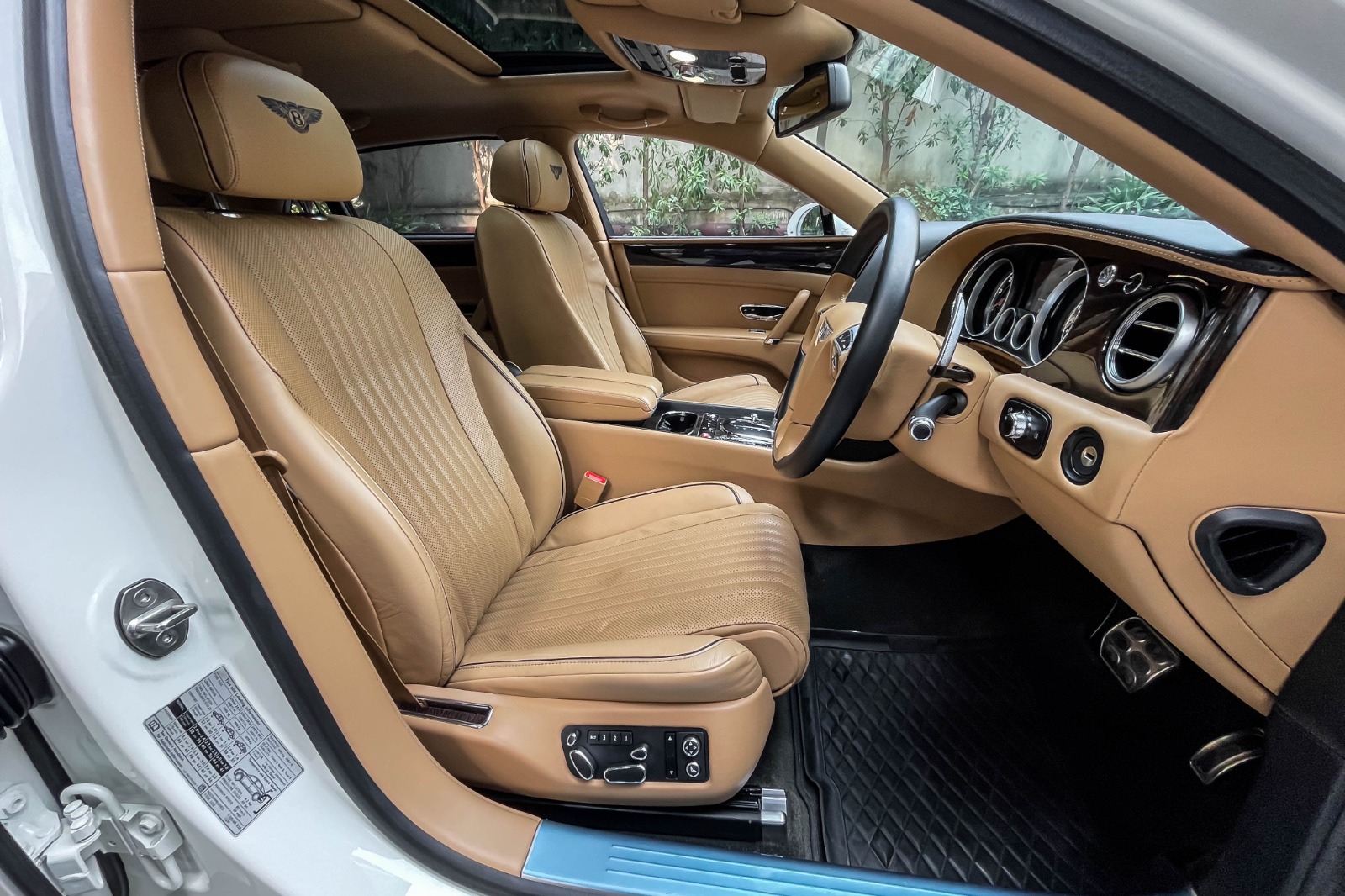 2019 BENTLEY FLYING SPUR V8