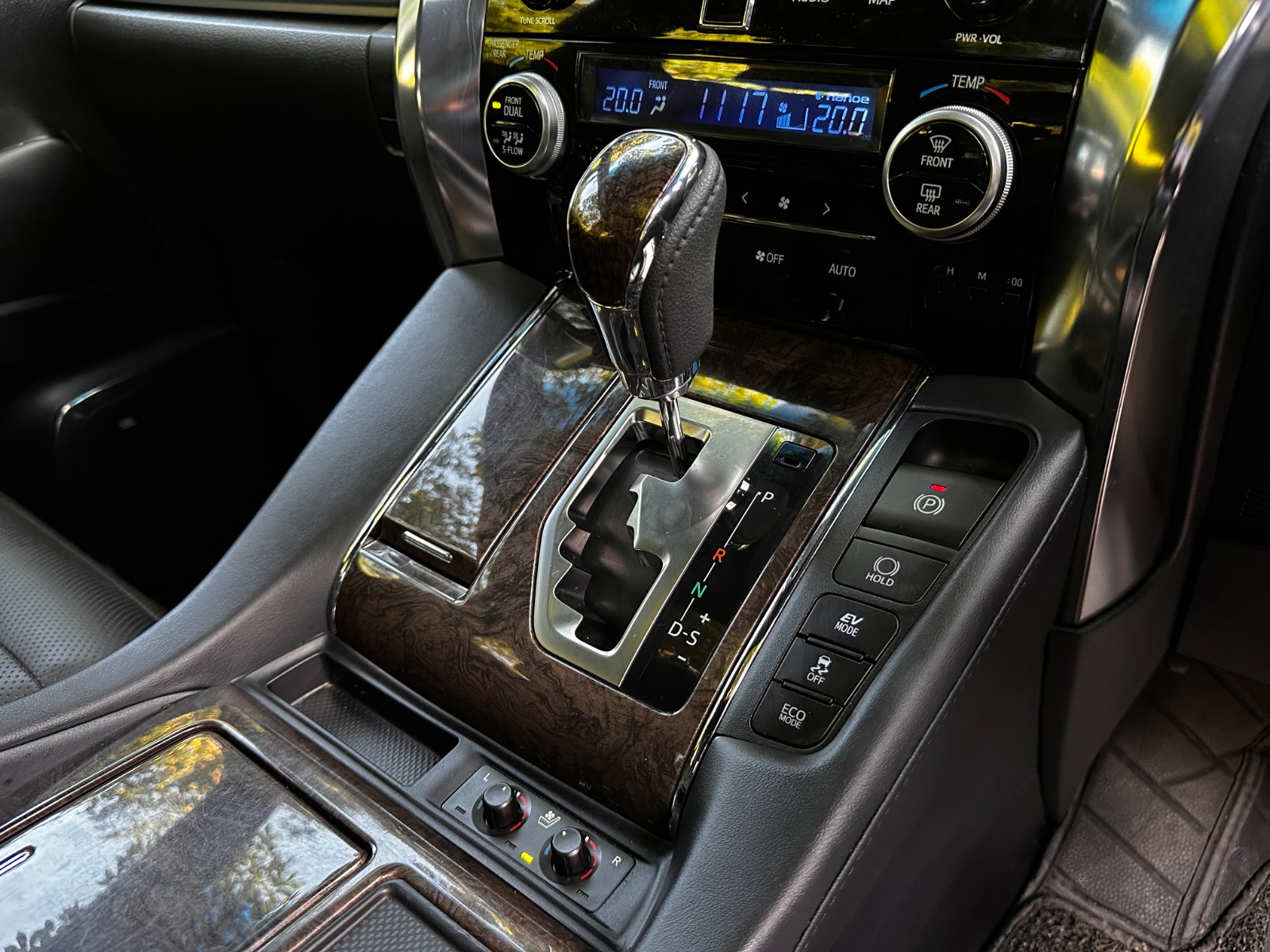 2023 TOYOTA VELLFIRE EXECUTIVE LOUNGE