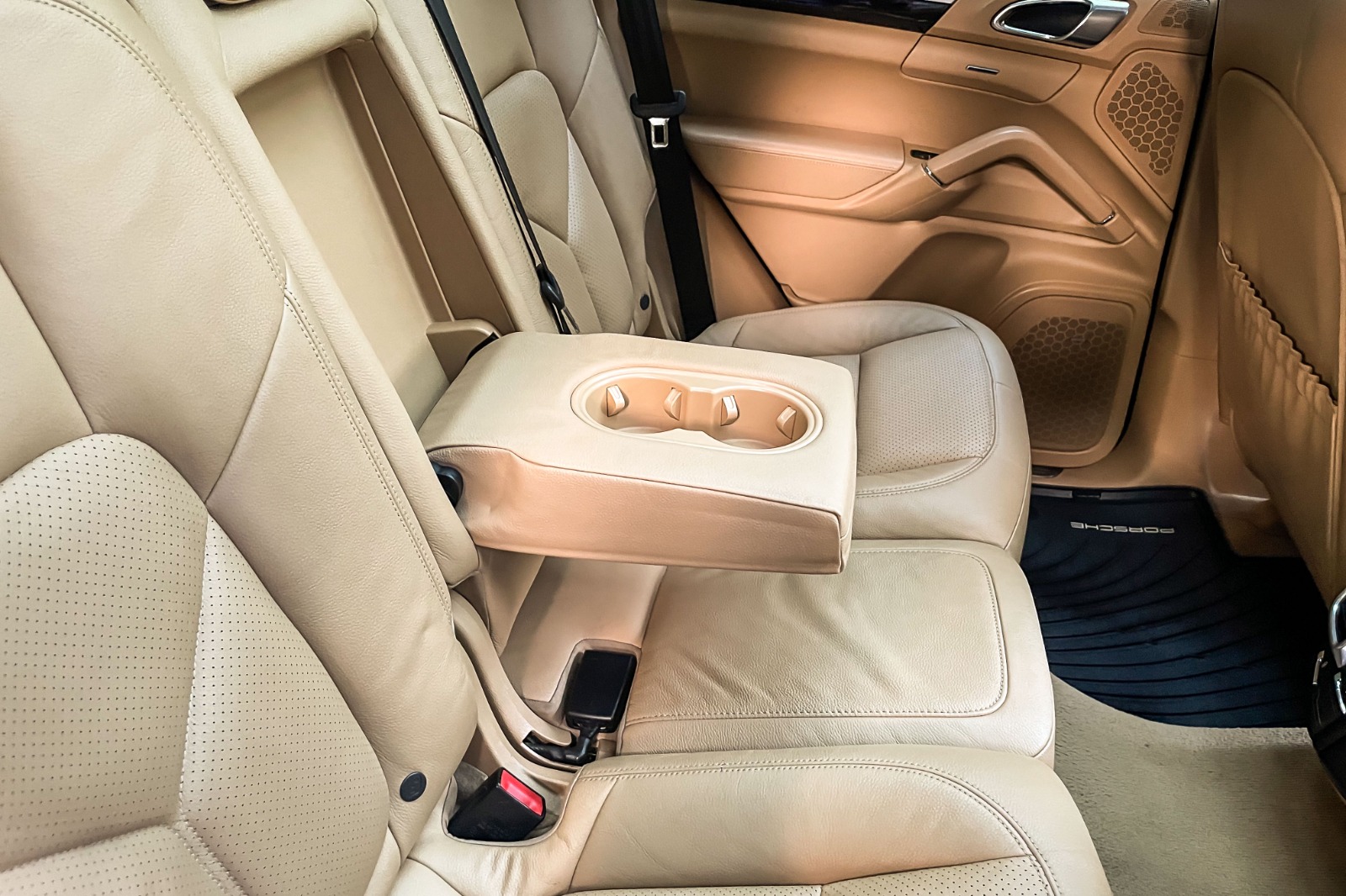 2015 PORSCHE CAYENNE V6