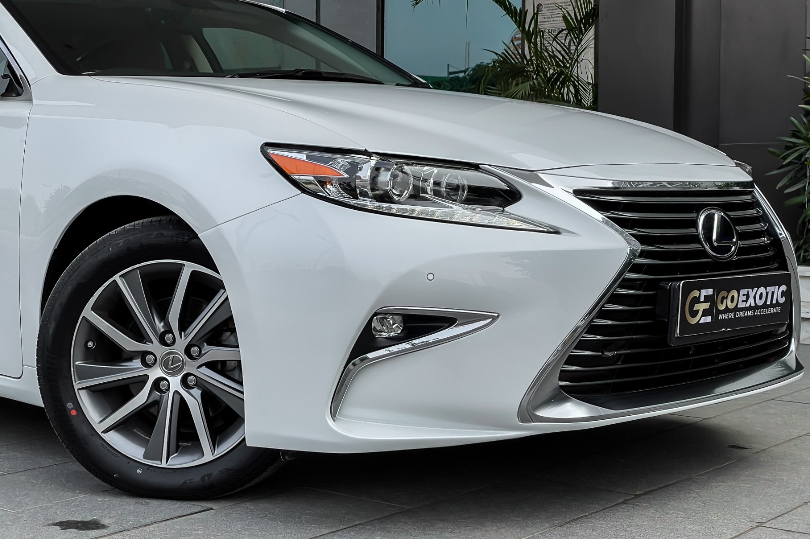2017 LEXUS ES300H