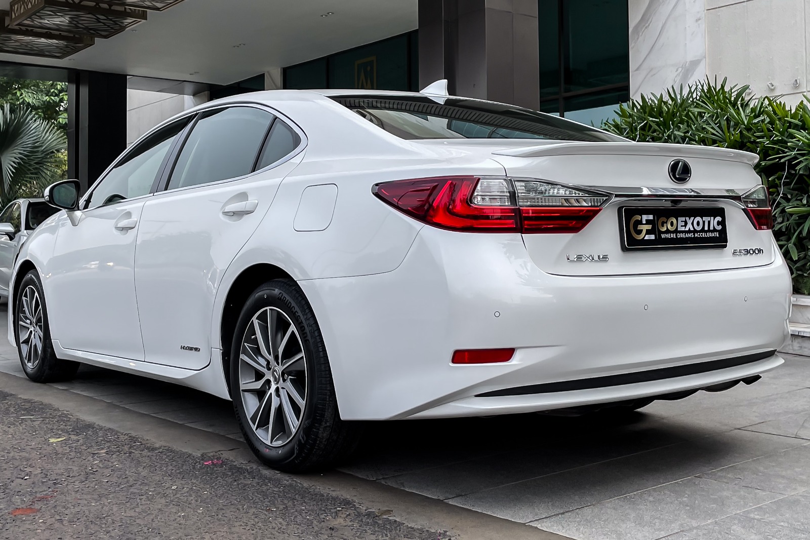 2017 LEXUS ES300H