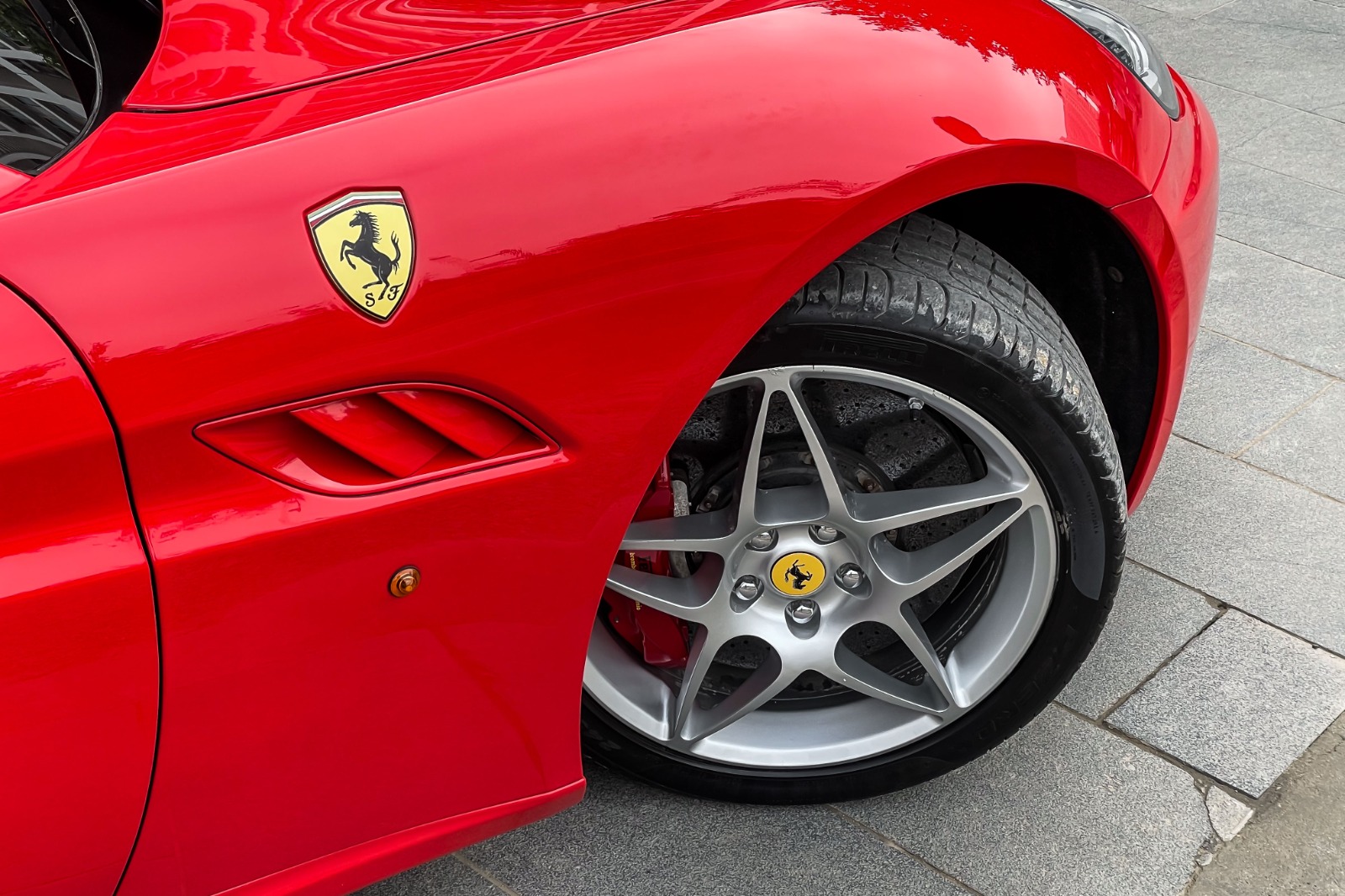 2013 FERRARI CALIFORNIA