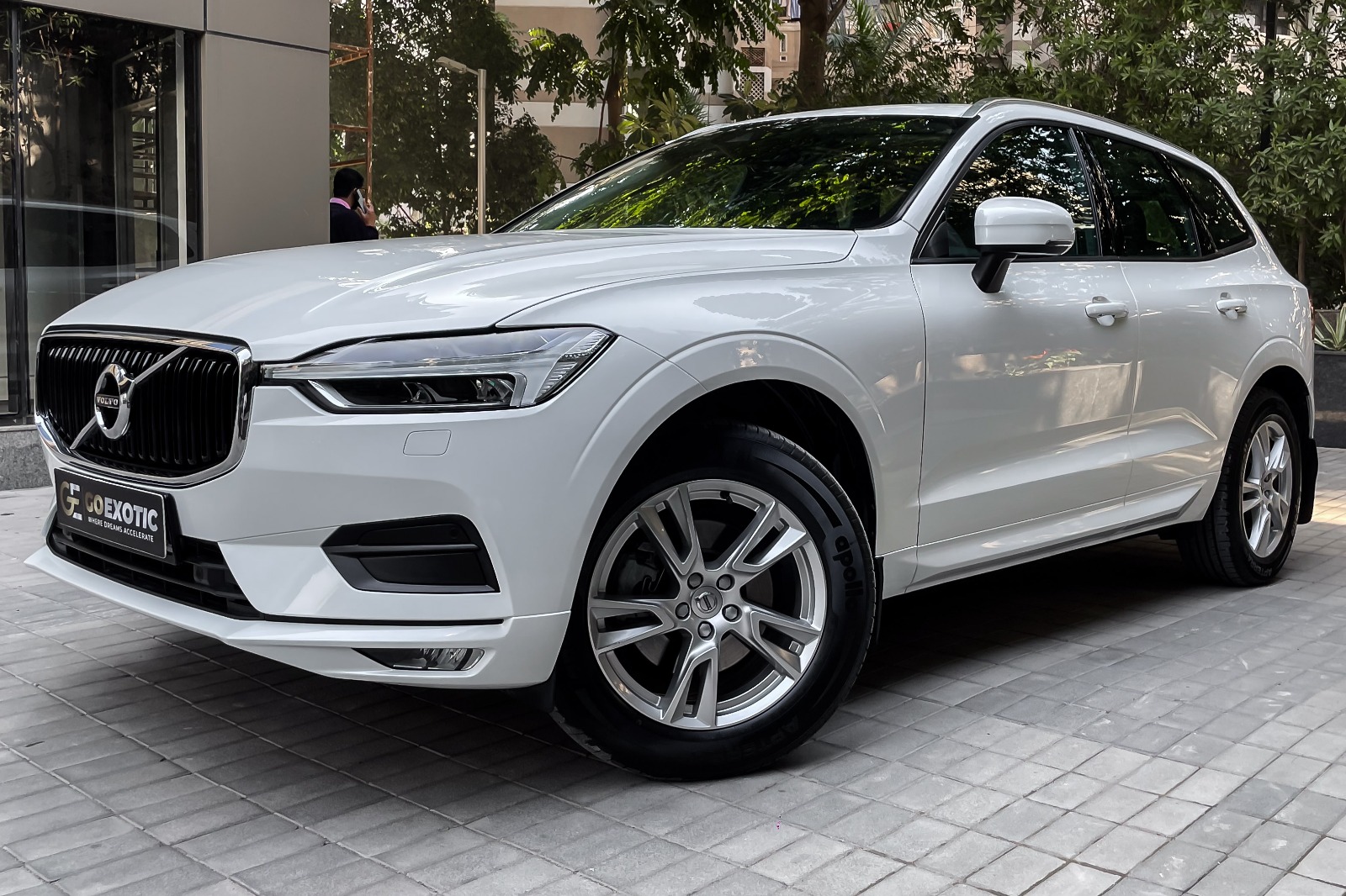 2018 VOLVO XC60 D4 MOMENTUM
