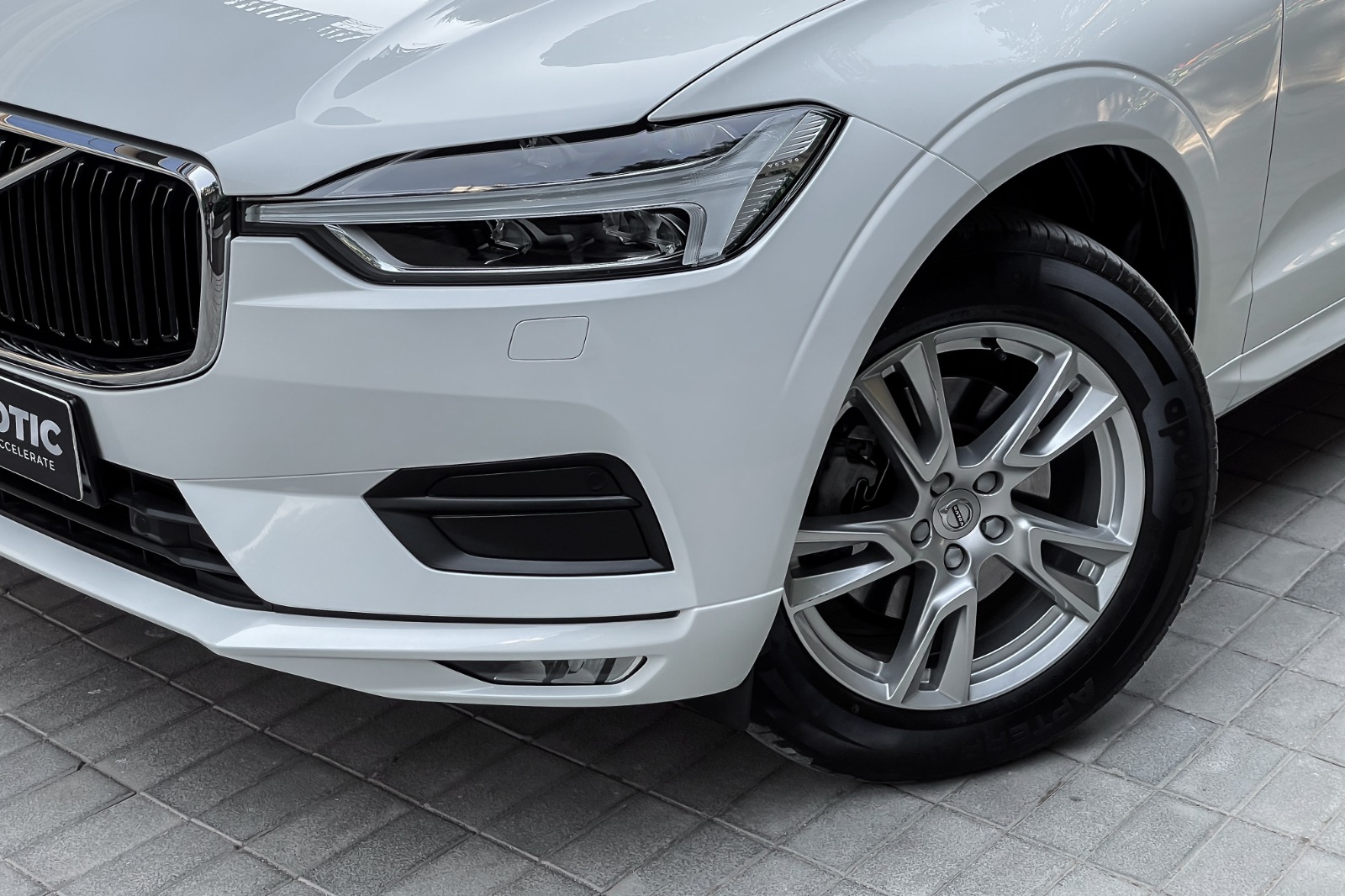 2018 VOLVO XC60 D4 MOMENTUM