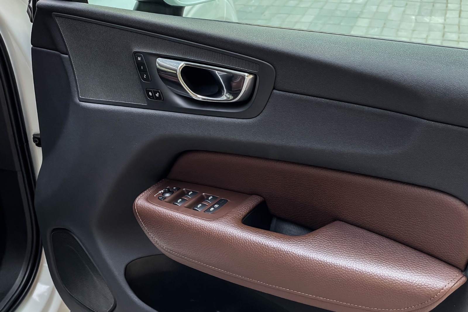 2018 VOLVO XC60 D4 MOMENTUM