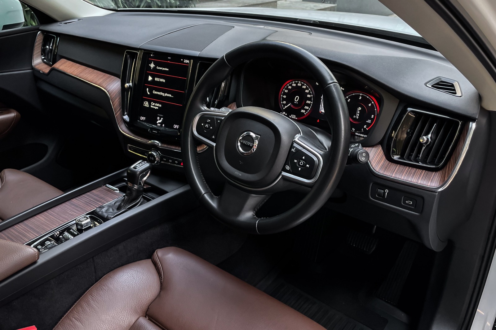 2018 VOLVO XC60 D4 MOMENTUM