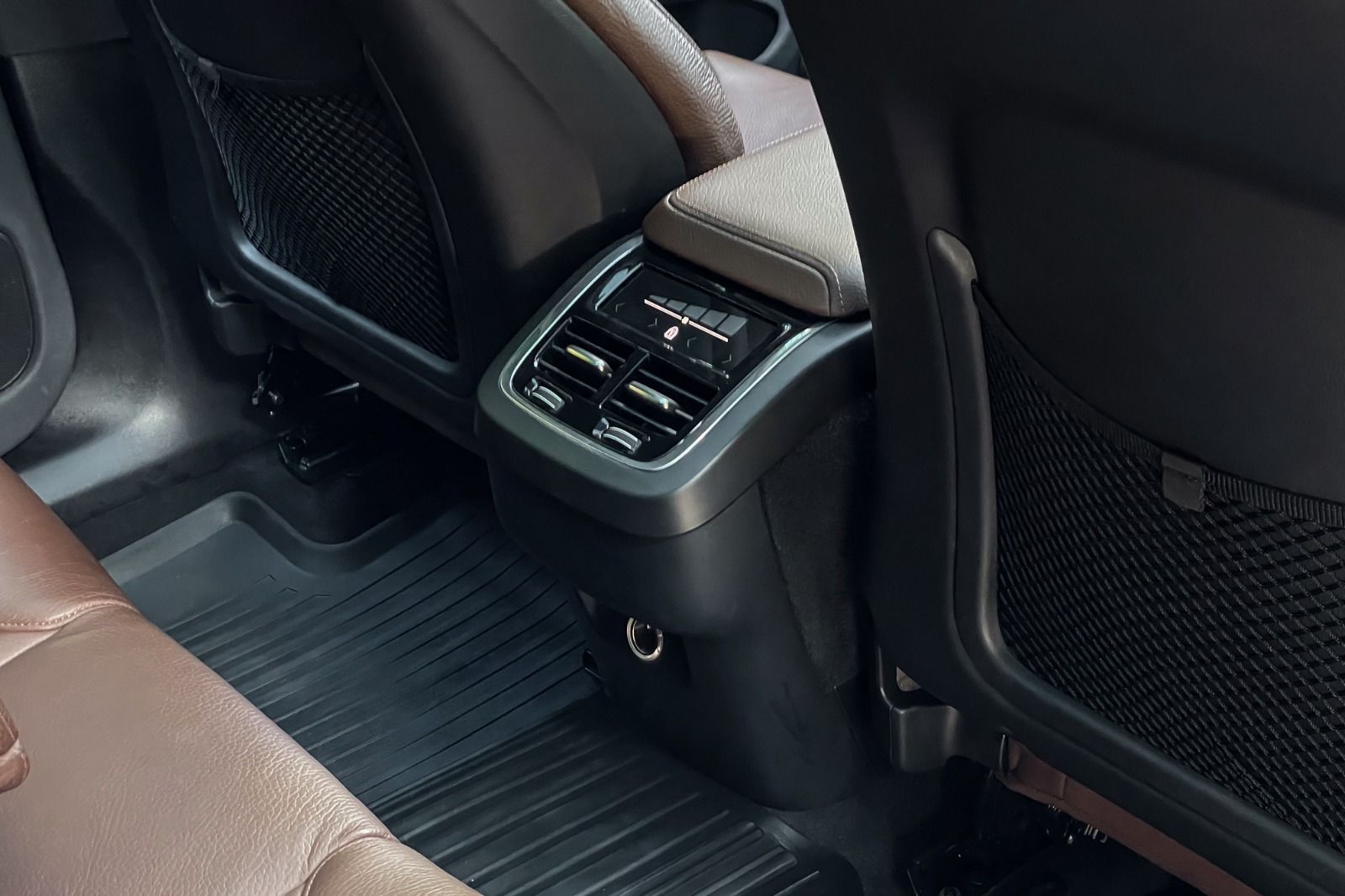 2018 VOLVO XC60 D4 MOMENTUM