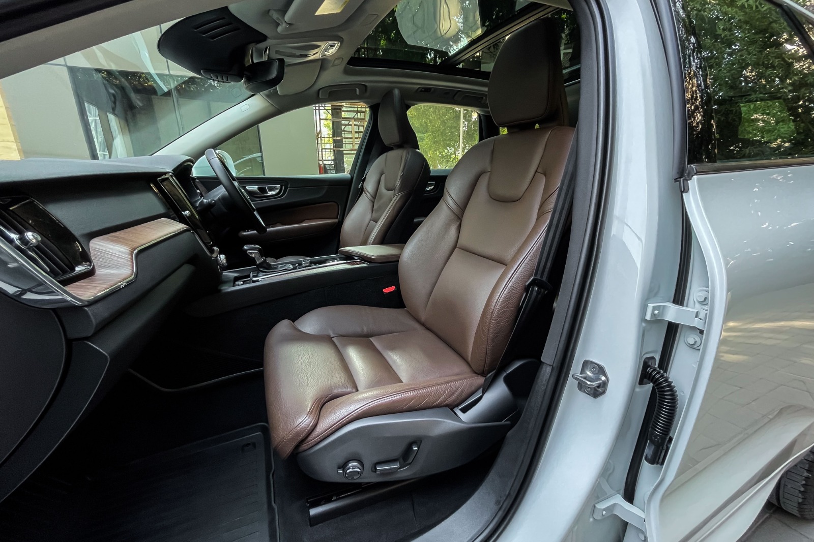 2018 VOLVO XC60 D4 MOMENTUM