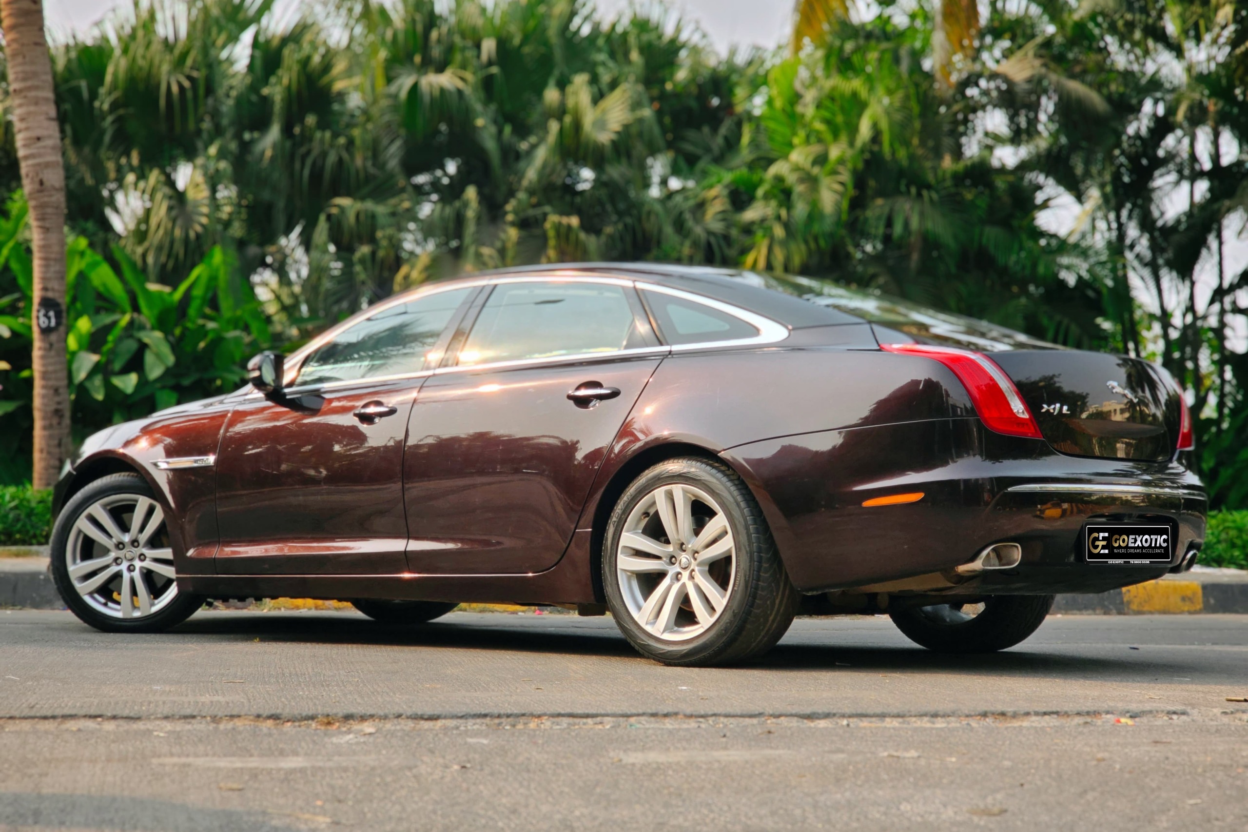 2012 JAGUAR XJL PORTFOLIO