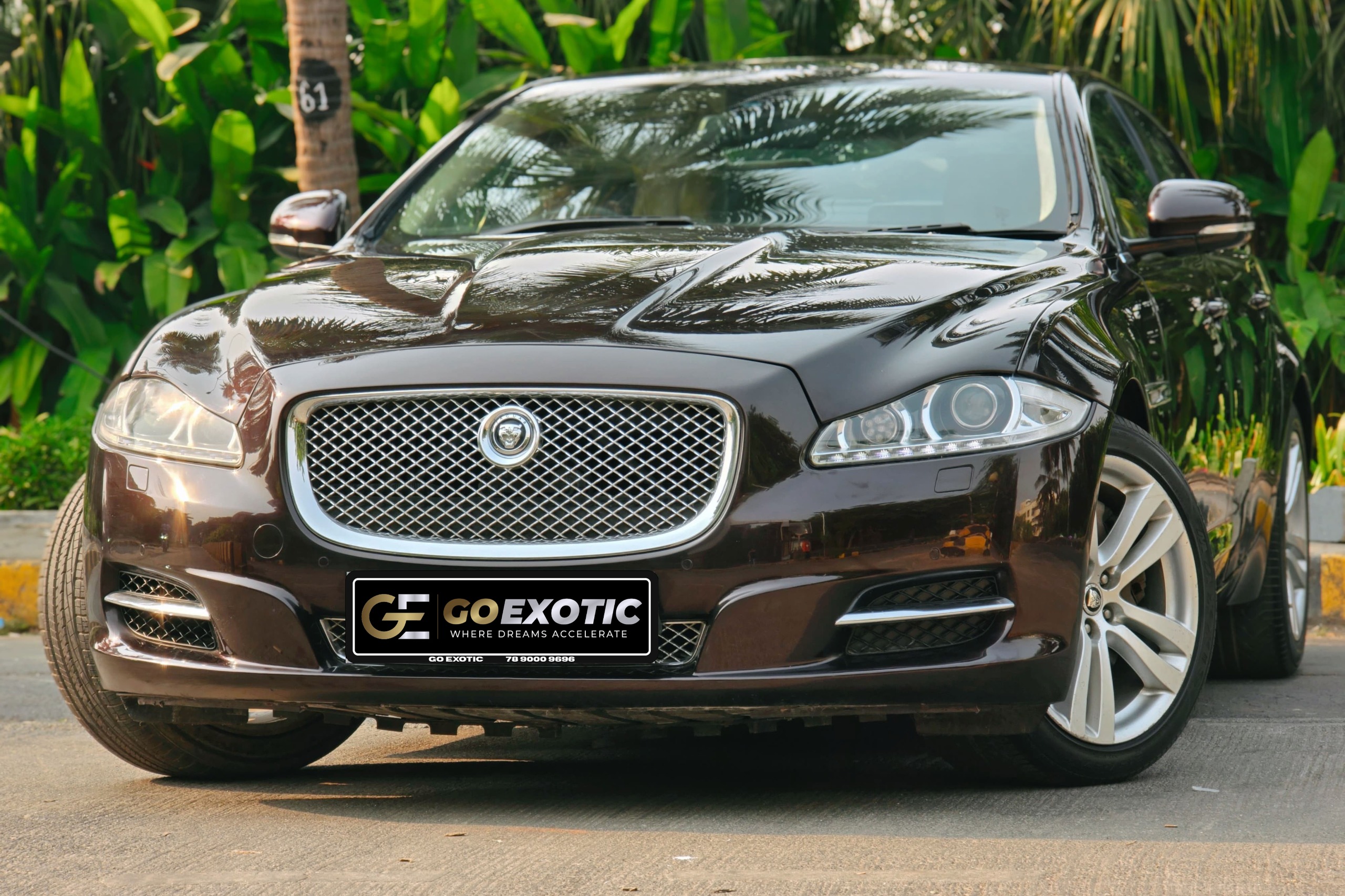 2012 JAGUAR XJL PORTFOLIO