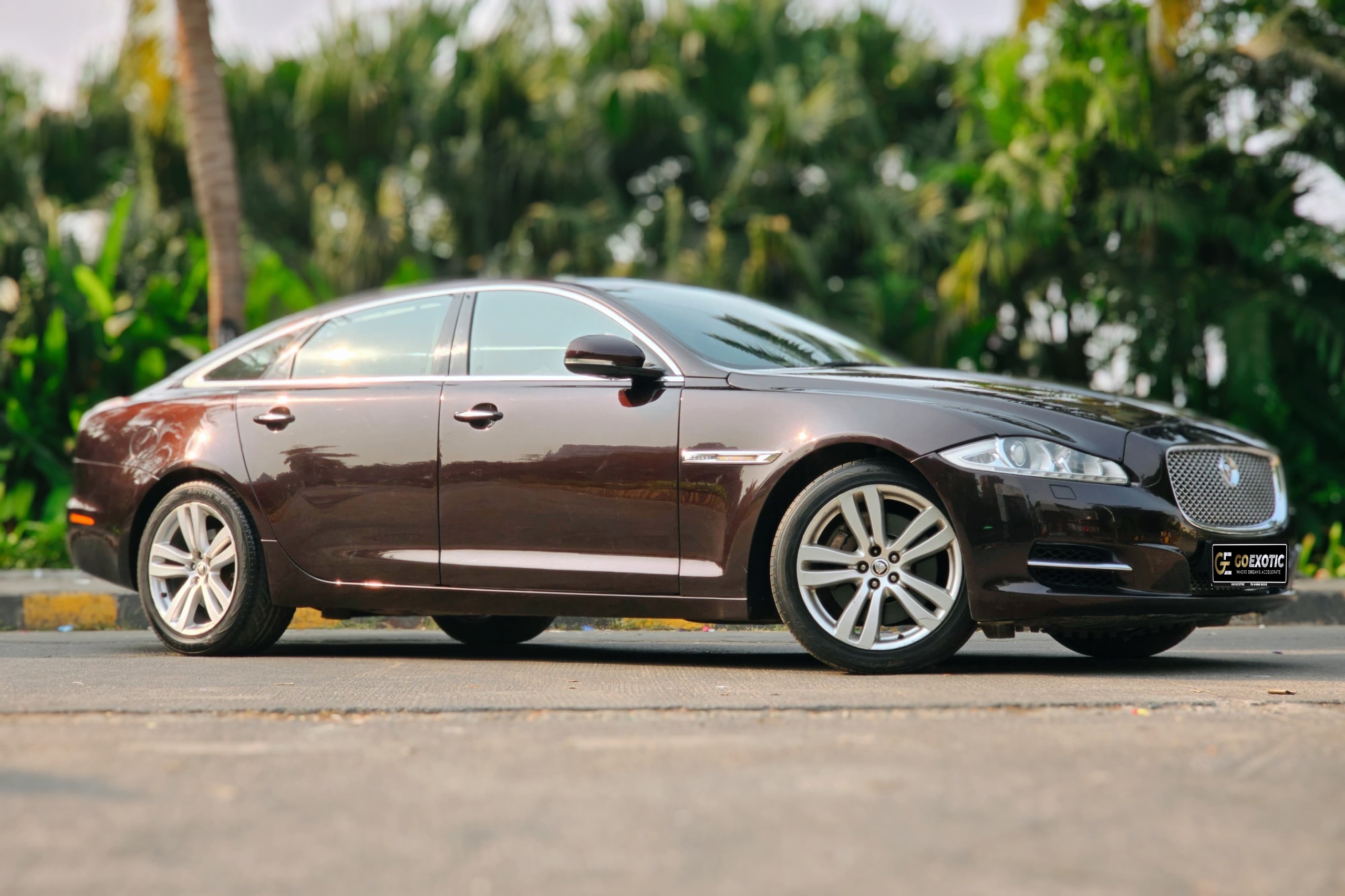 2012 JAGUAR XJL PORTFOLIO