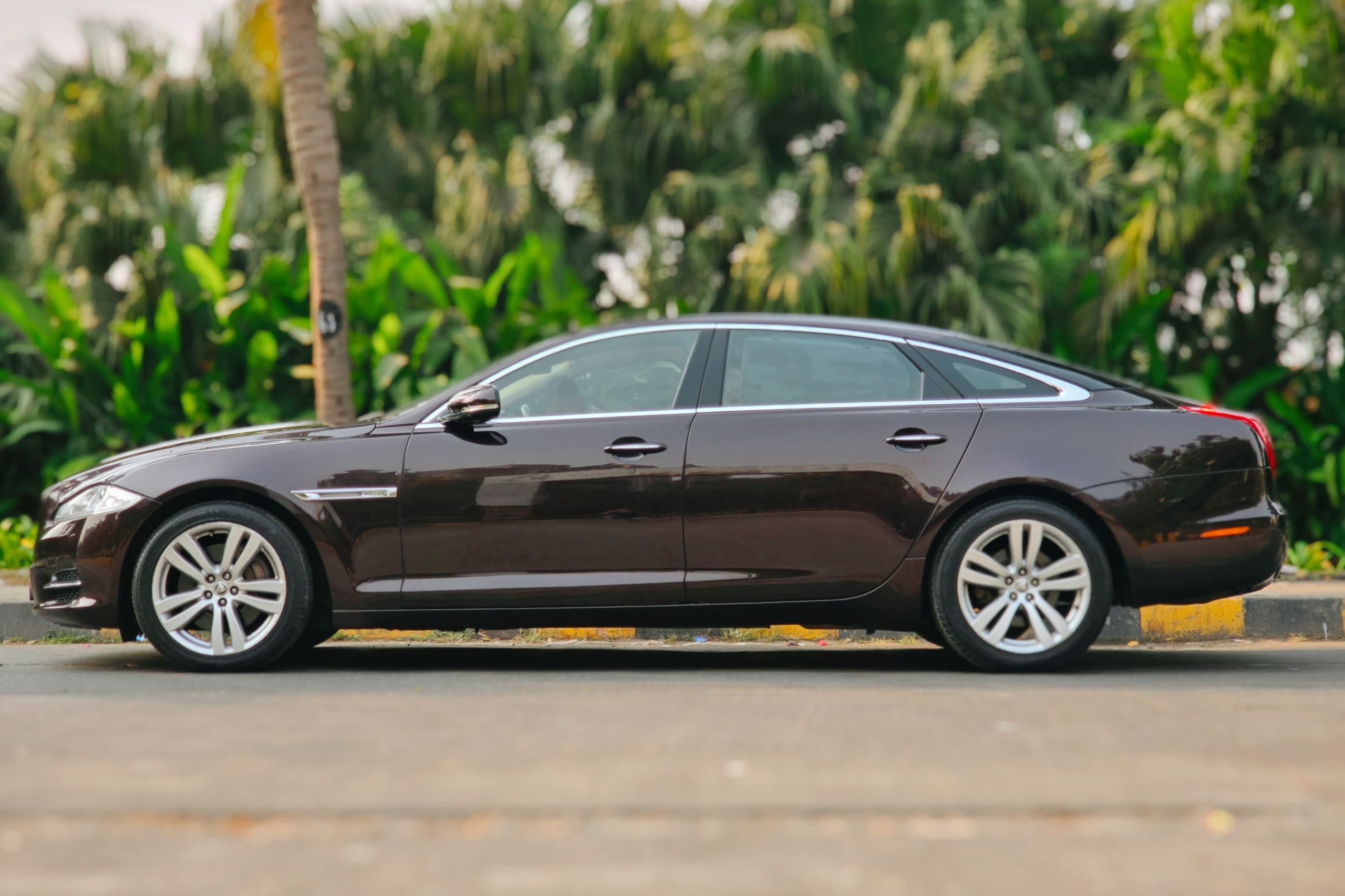 2012 JAGUAR XJL PORTFOLIO