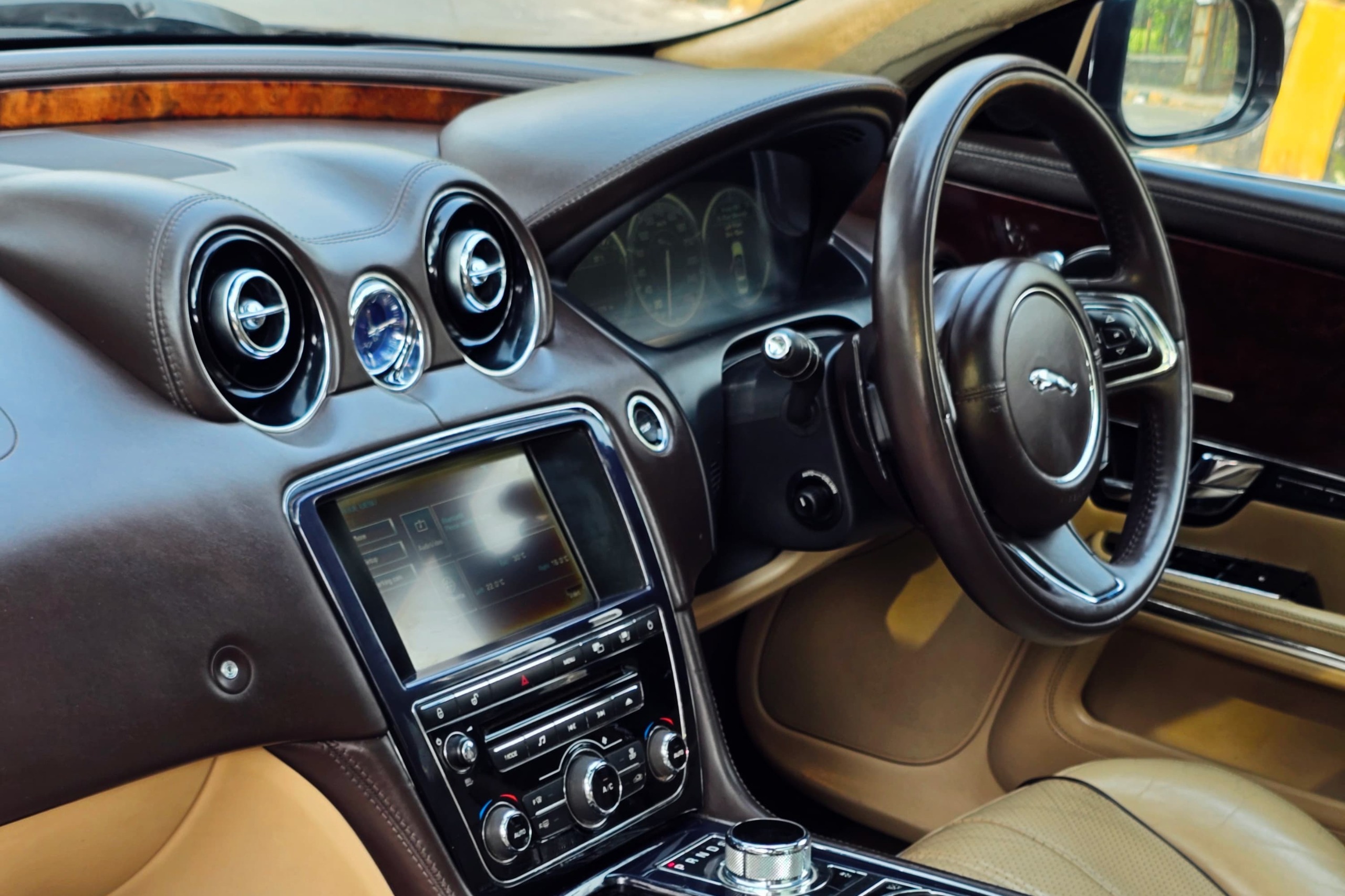 2012 JAGUAR XJL PORTFOLIO