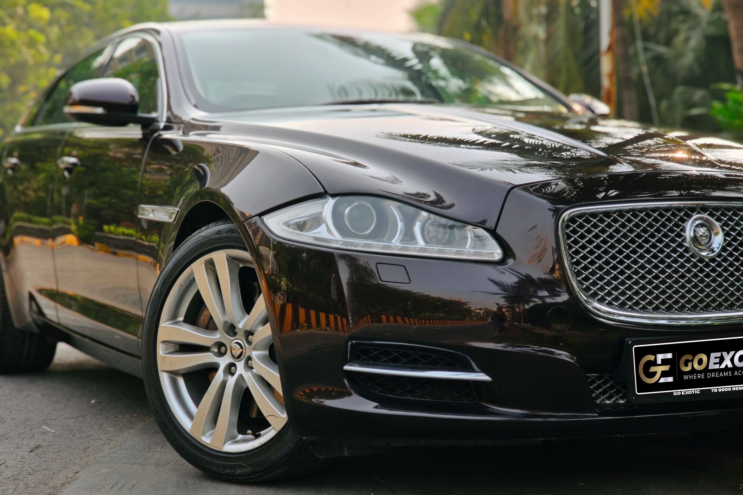 2012 JAGUAR XJL PORTFOLIO