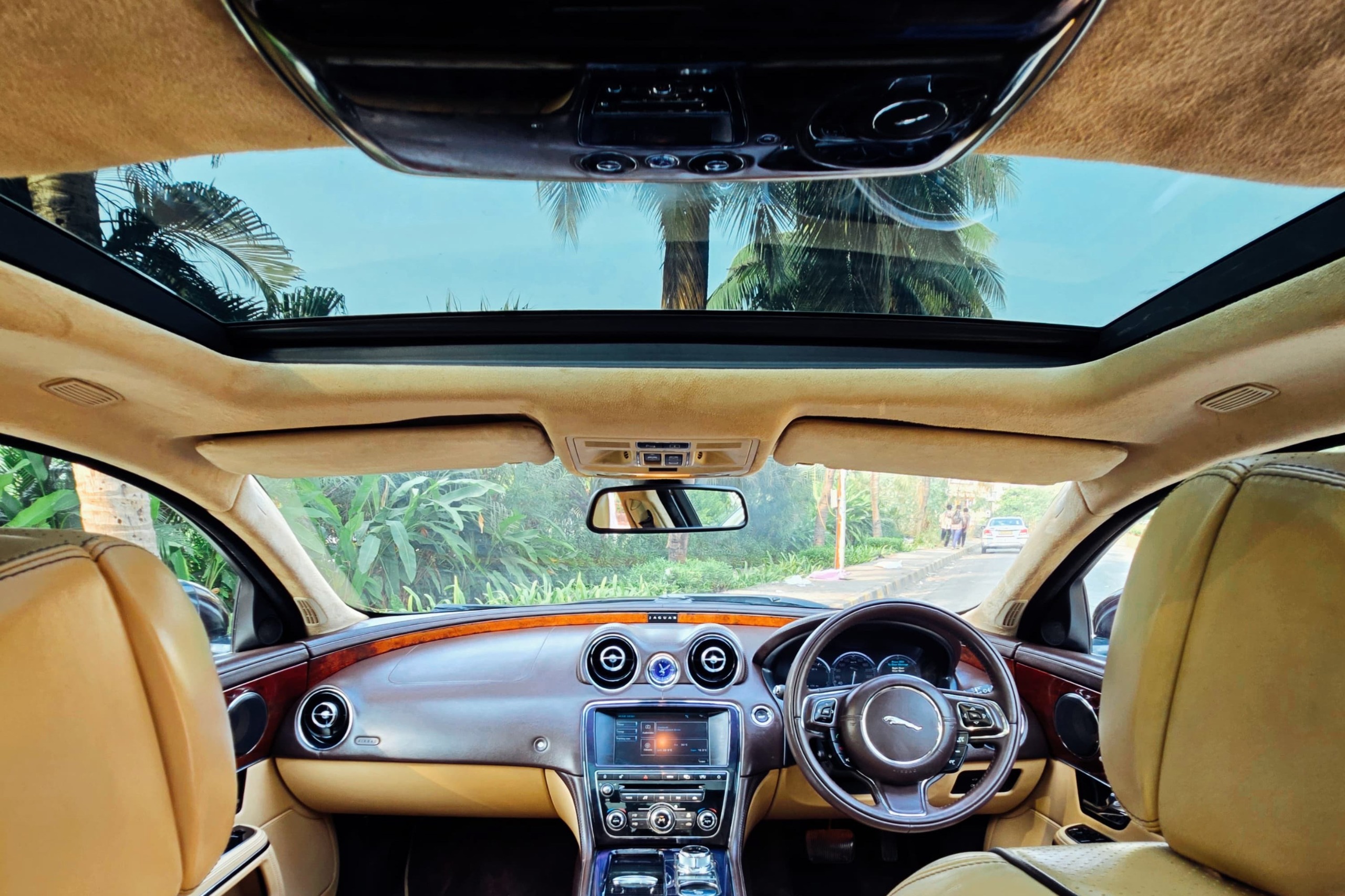 2012 JAGUAR XJL PORTFOLIO