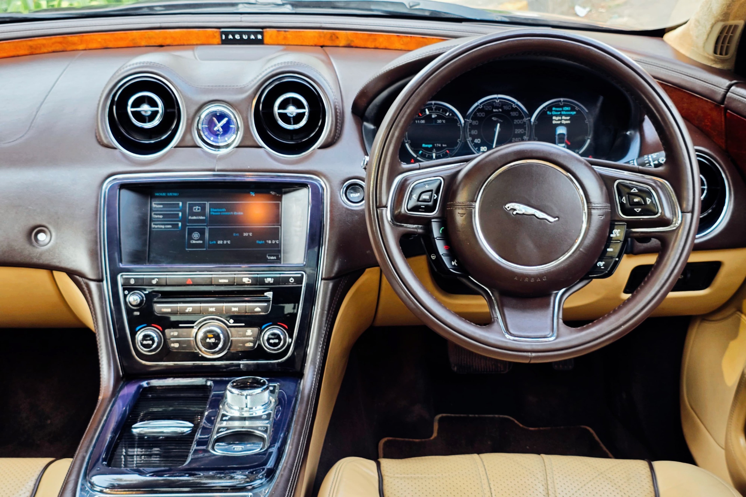 2012 JAGUAR XJL PORTFOLIO