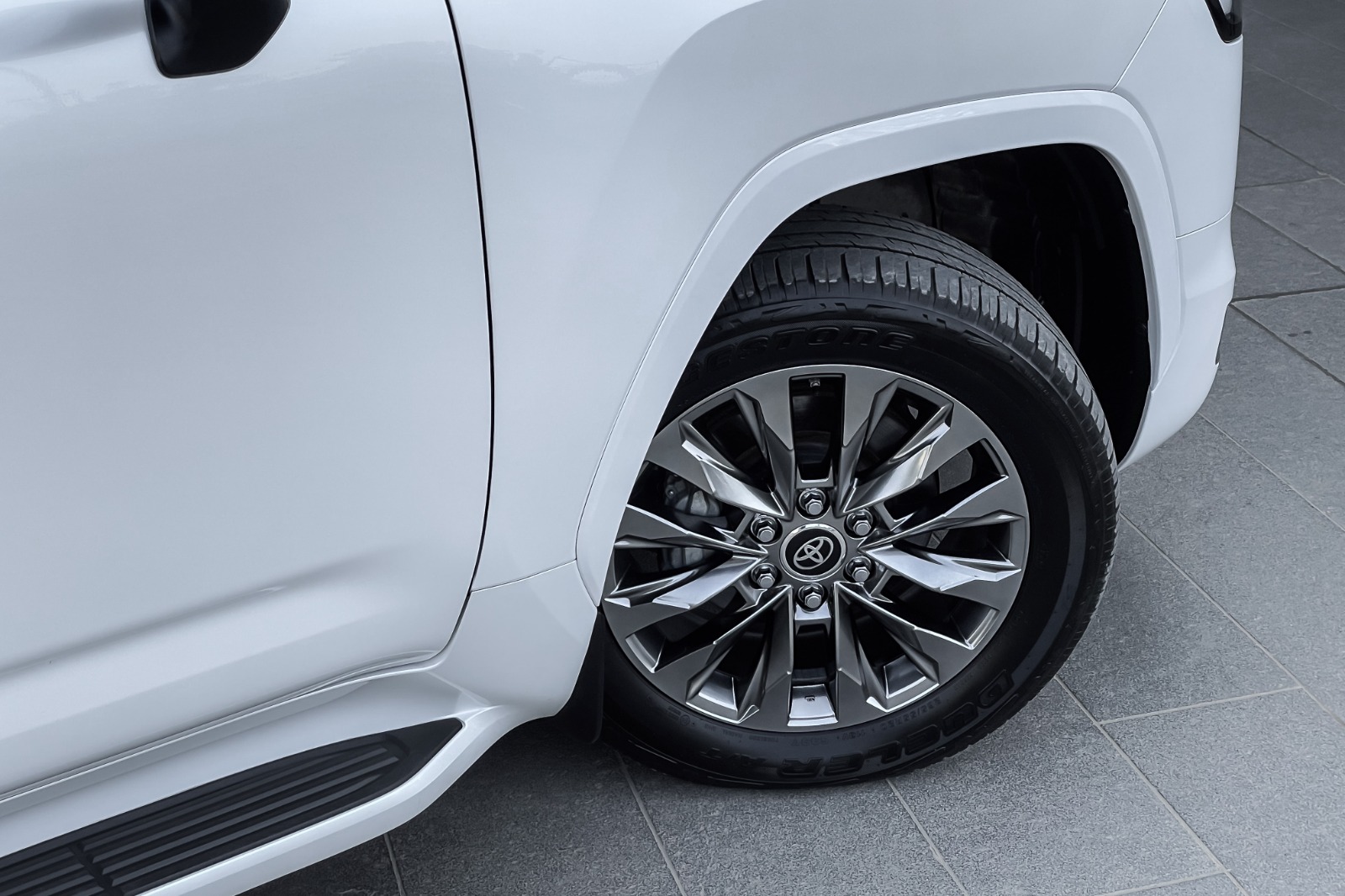 2023 TOYOTA LC 300 ZX