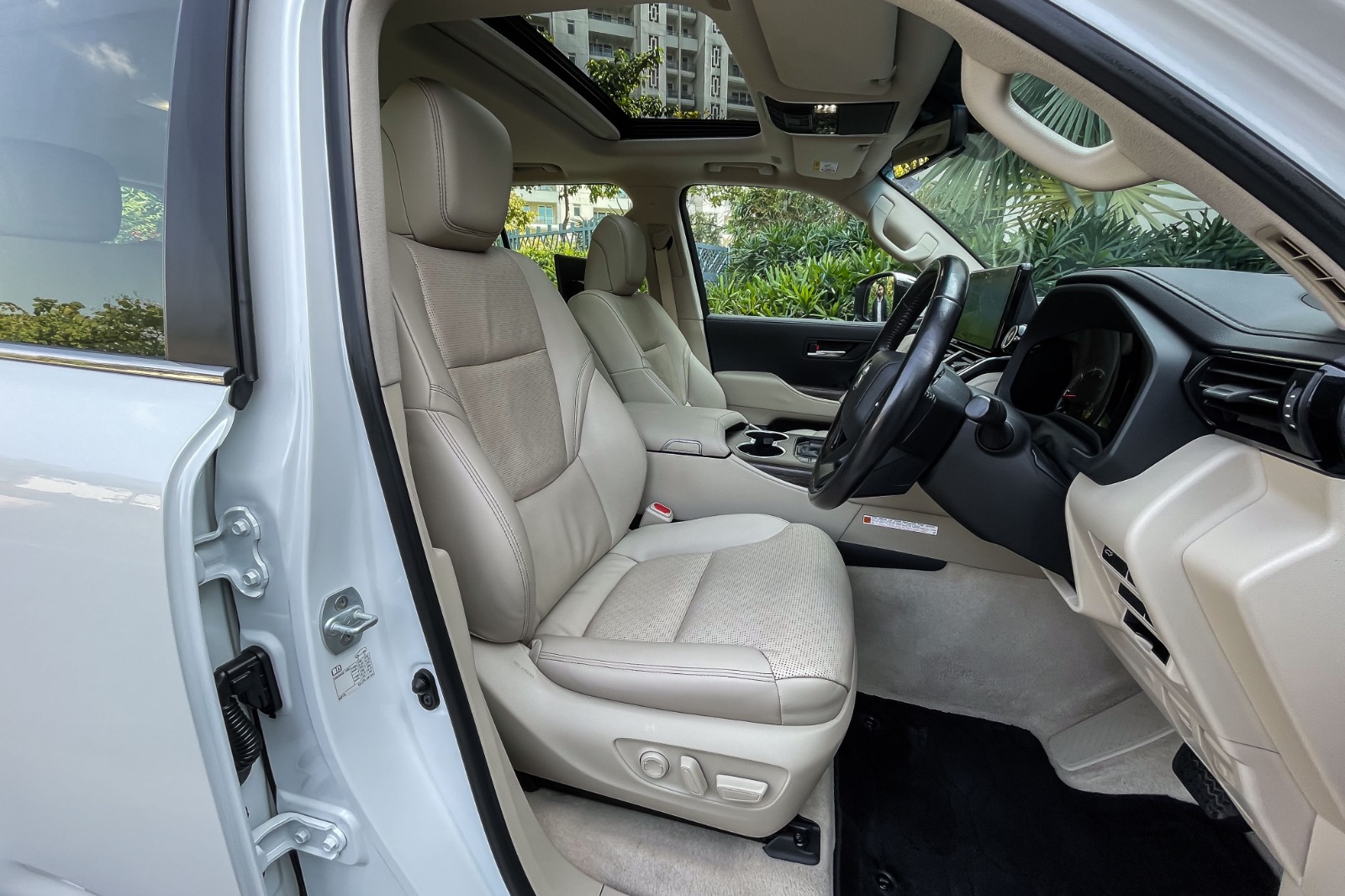 2023 TOYOTA LC 300 ZX