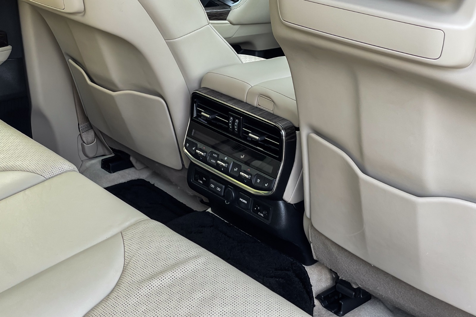 2023 TOYOTA LC 300 ZX