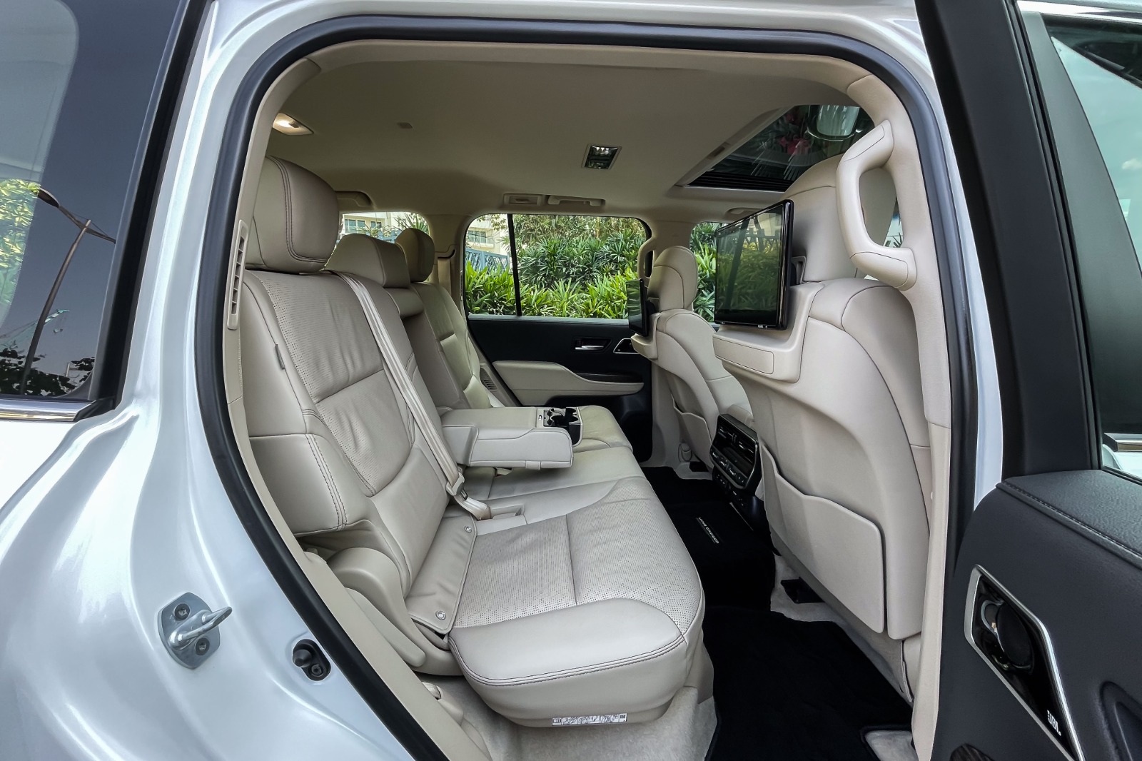 2023 TOYOTA LC 300 ZX