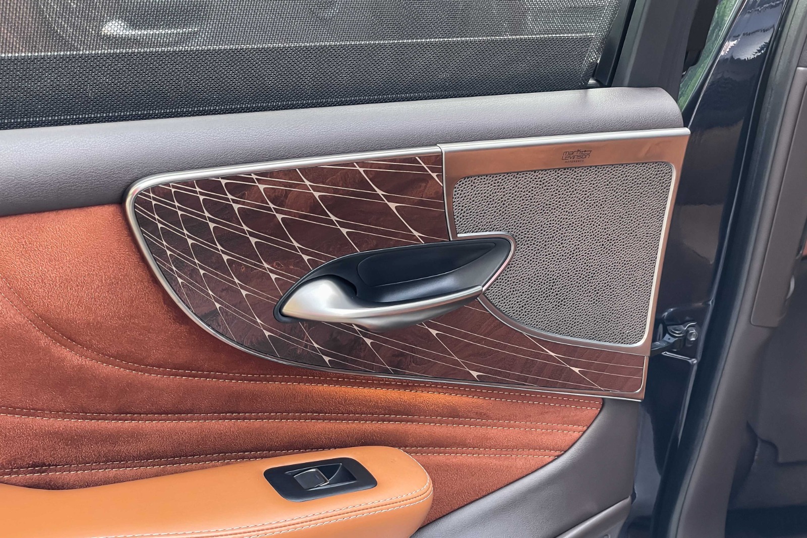 2021 LEXUS LS500 LUXURY HYBRID