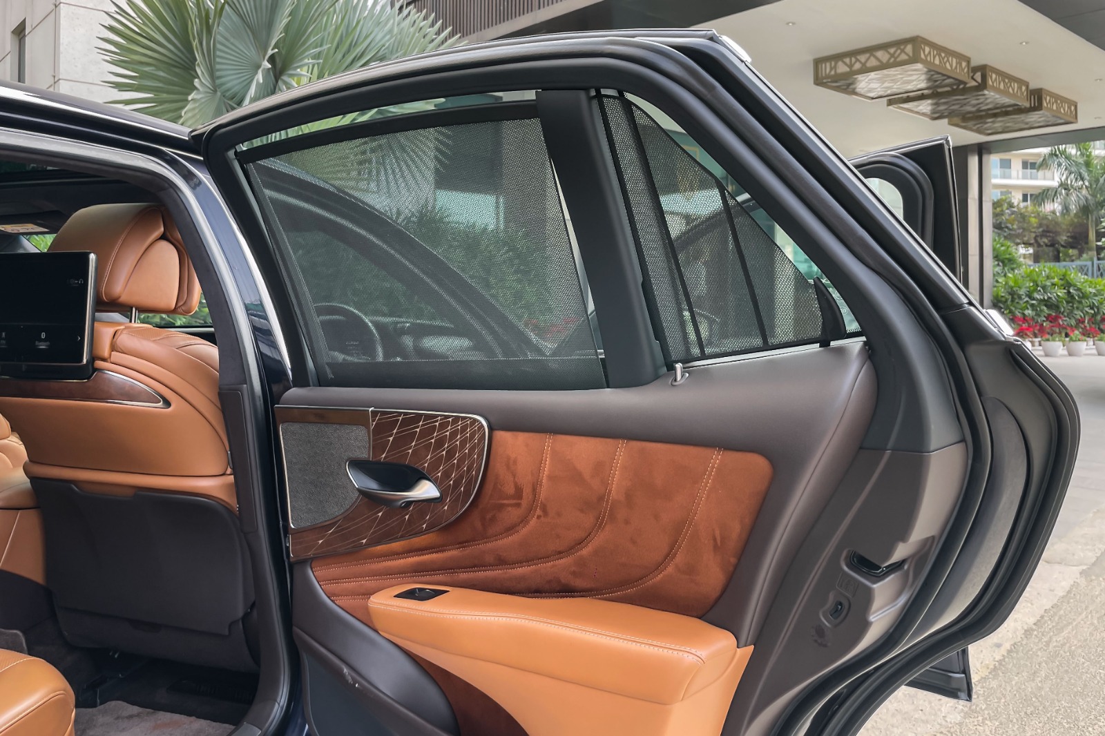 2021 LEXUS LS500 LUXURY HYBRID