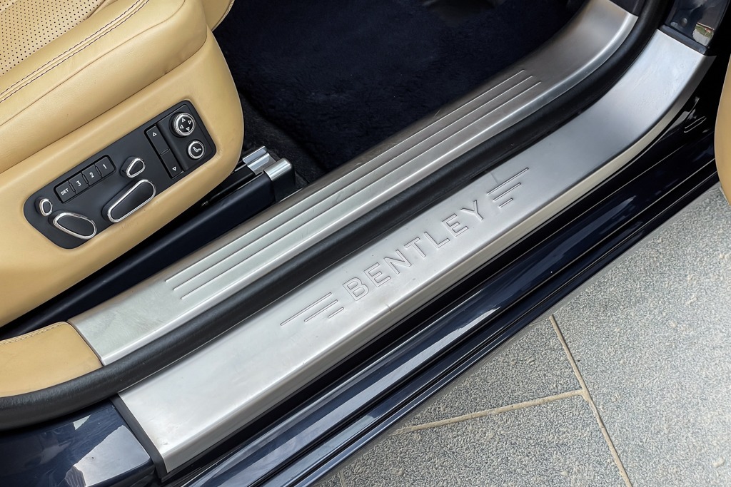 2014 BENTLEY FLYING SPUR V8