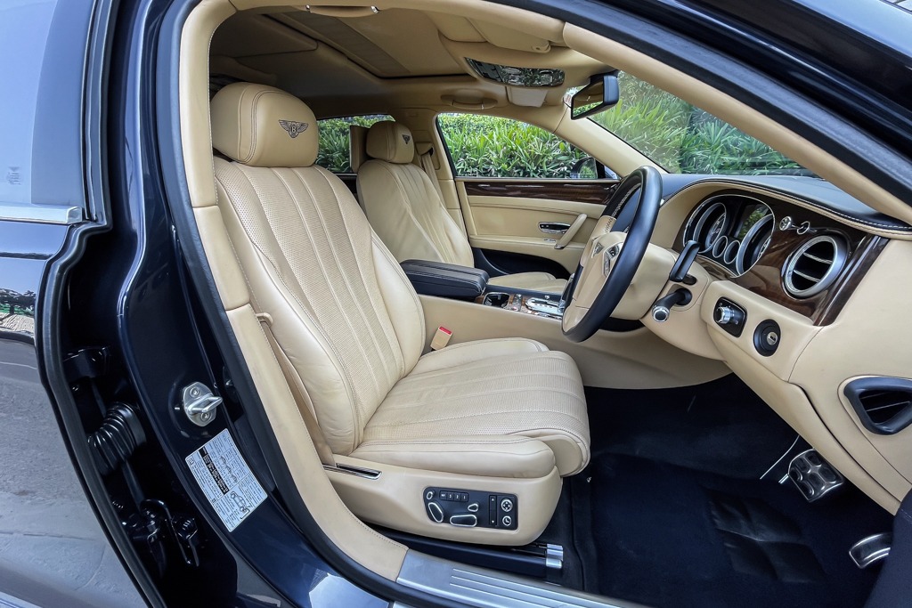 2014 BENTLEY FLYING SPUR V8
