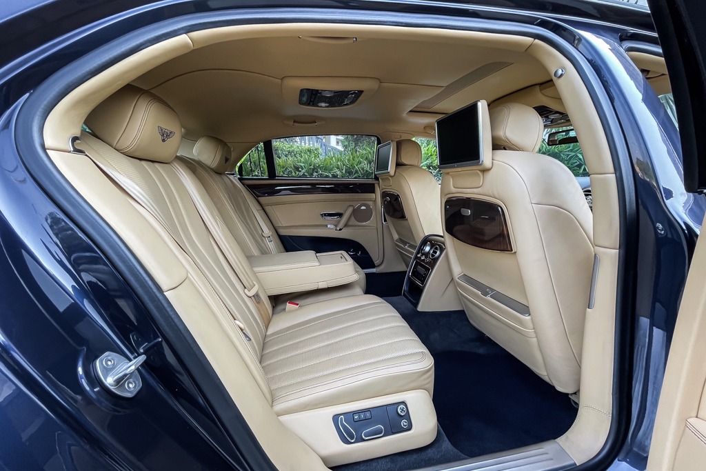 2014 BENTLEY FLYING SPUR V8