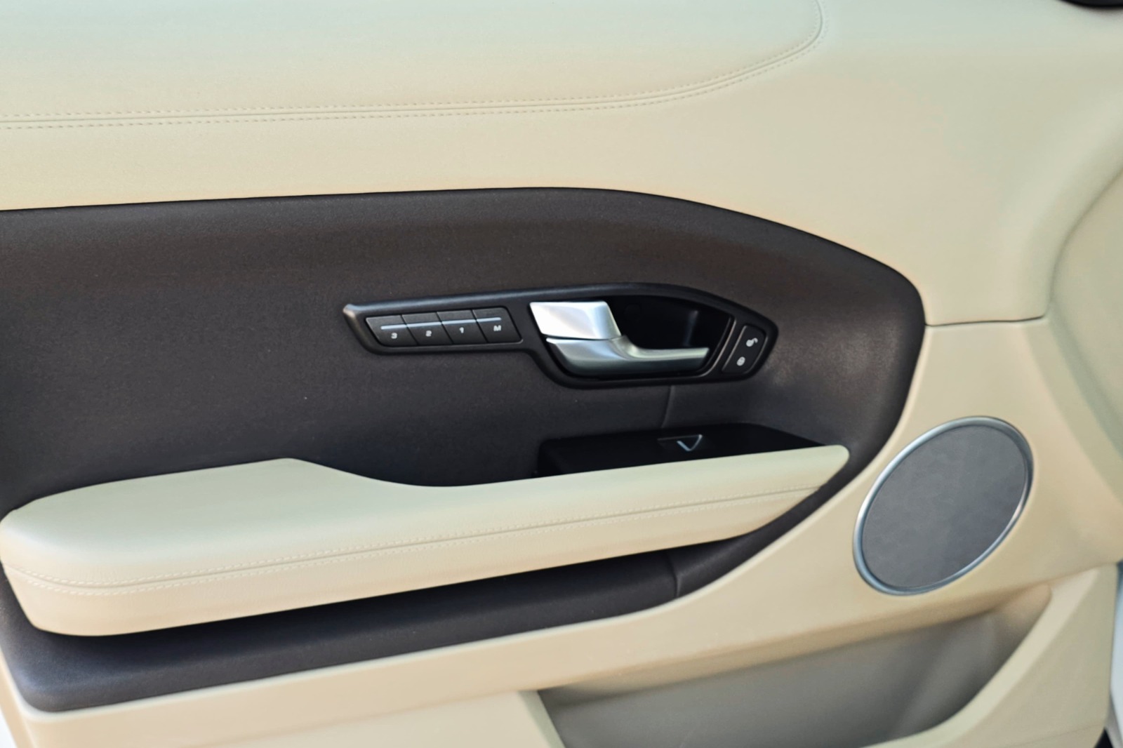 2018 RANGE ROVER EVOQUE SE