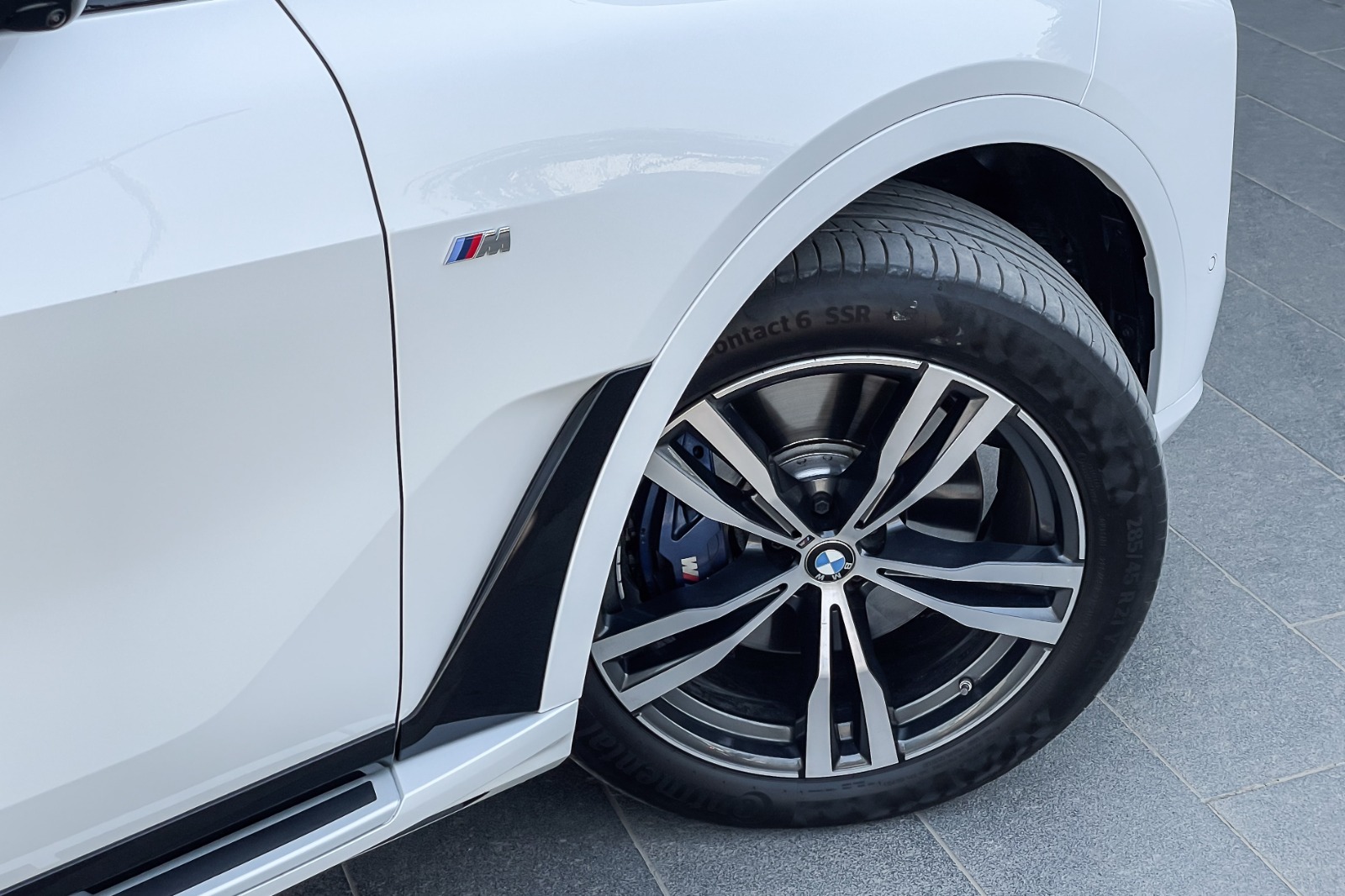 2023 BMW X7 40i M SPORT